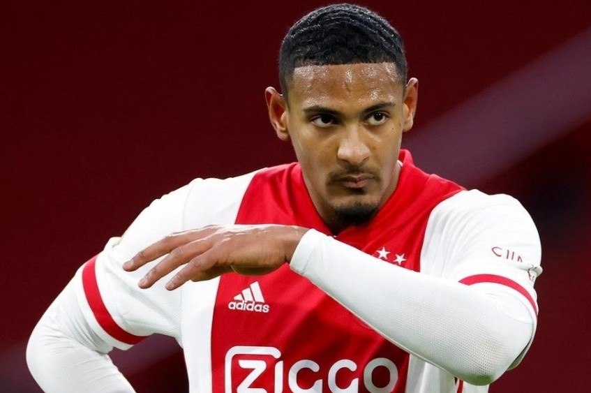 Ajax quen dang ky cau thu dat nhat CLB tai Europa League hinh anh