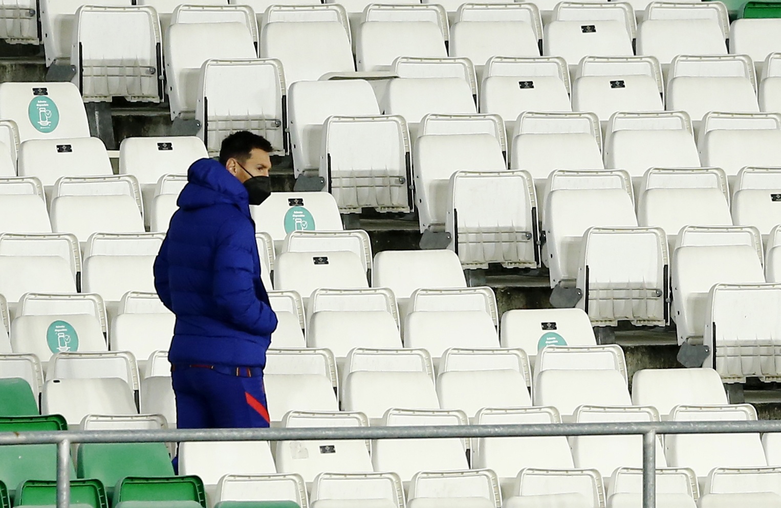 Messi toa sang anh 1