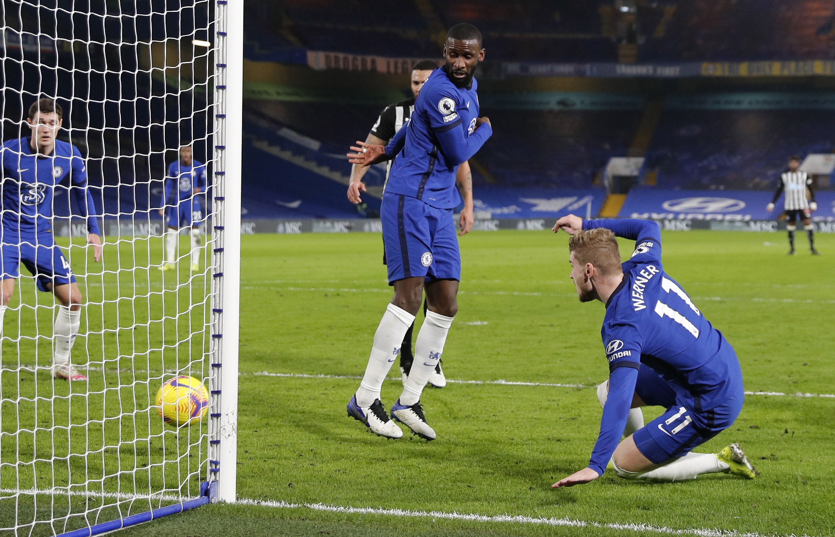 Chelsea tro lai top 4 anh 5