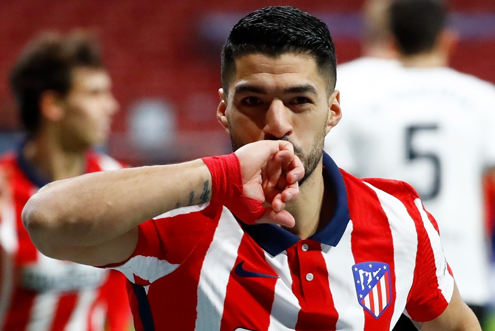 Suarez: ‘Khong ai co the loai bo toi’ hinh anh