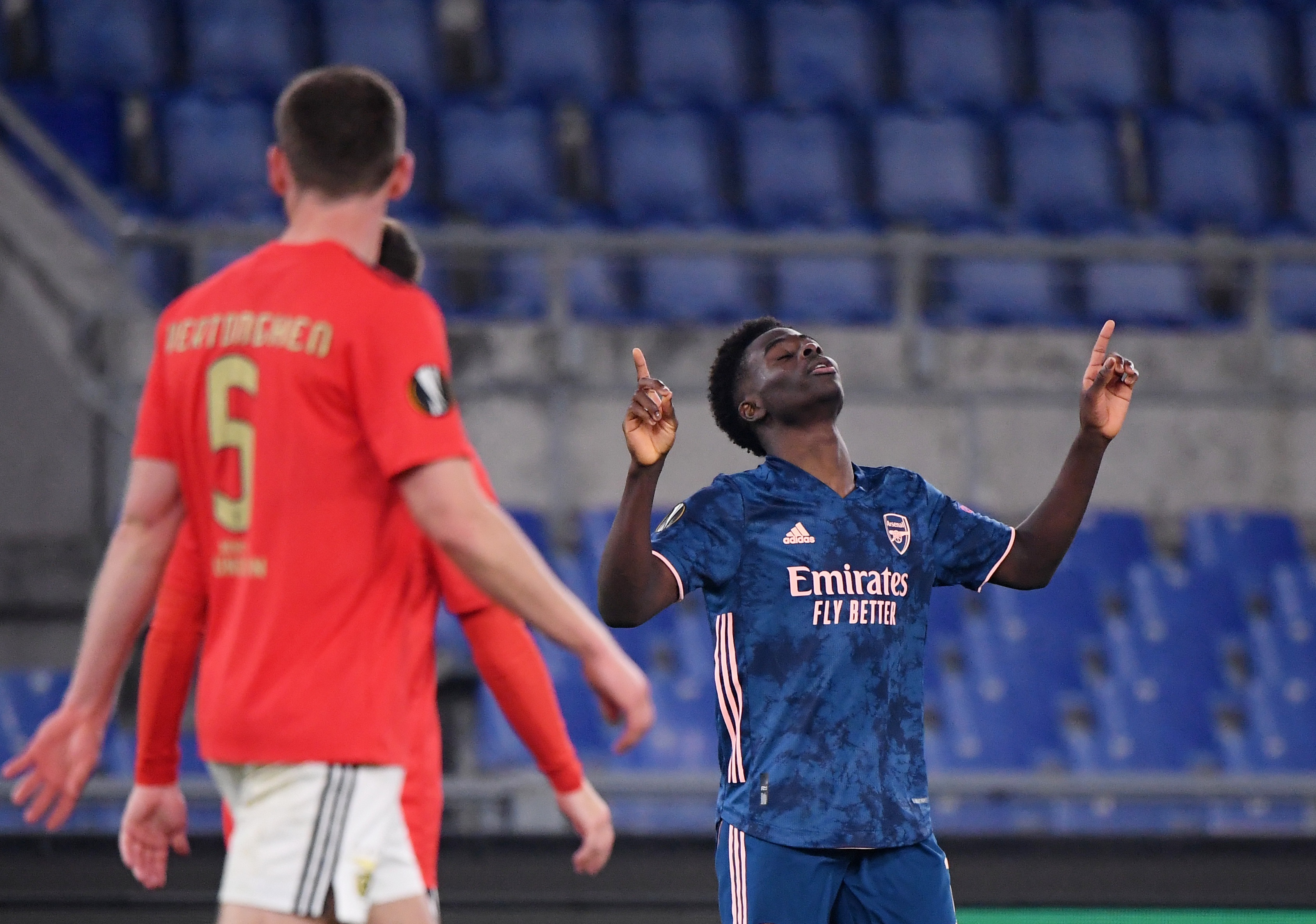 Arsenal toan thang Europa League anh 7