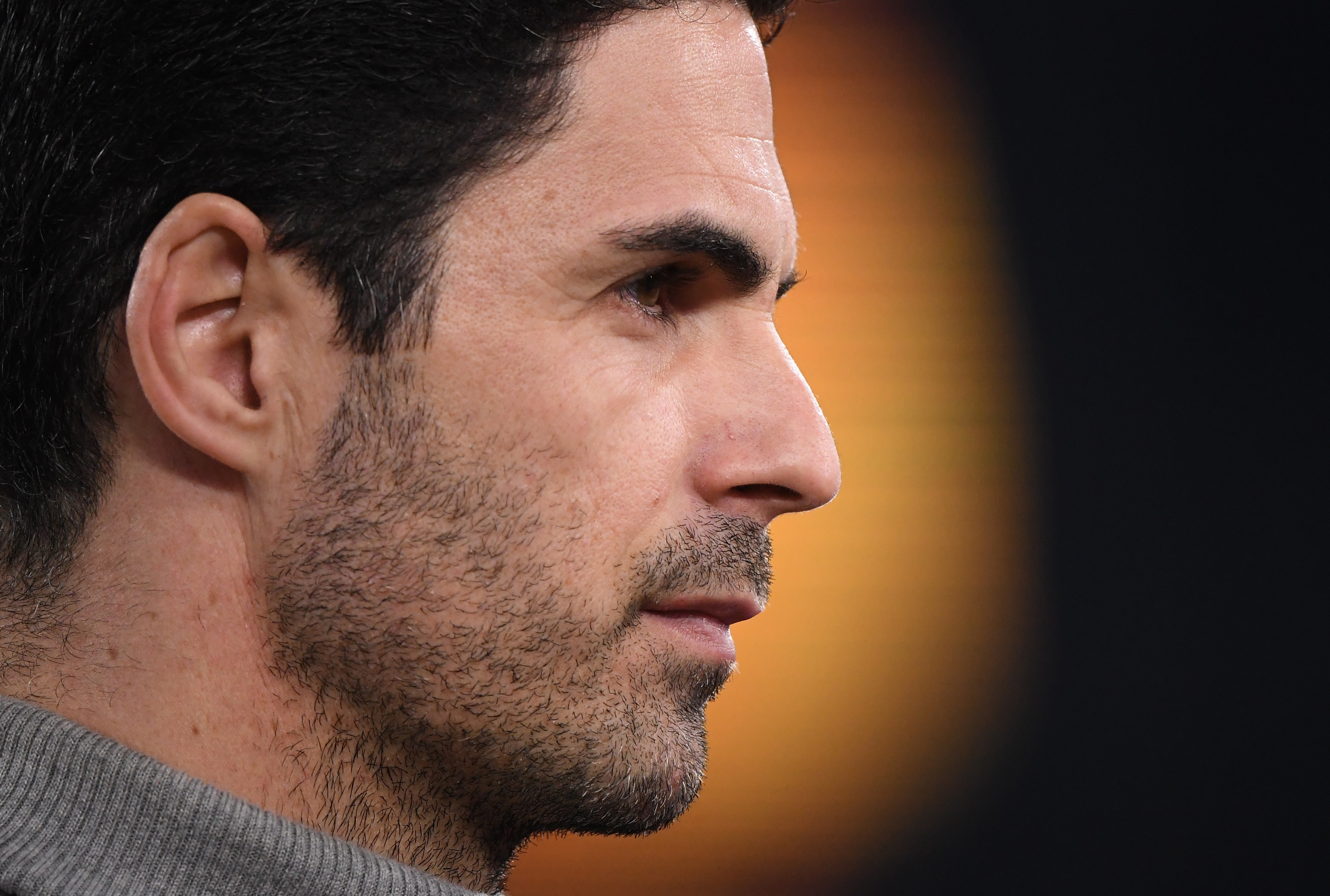 Phan ung cua Arteta khi duoc Barca dua vao tam ngam hinh anh