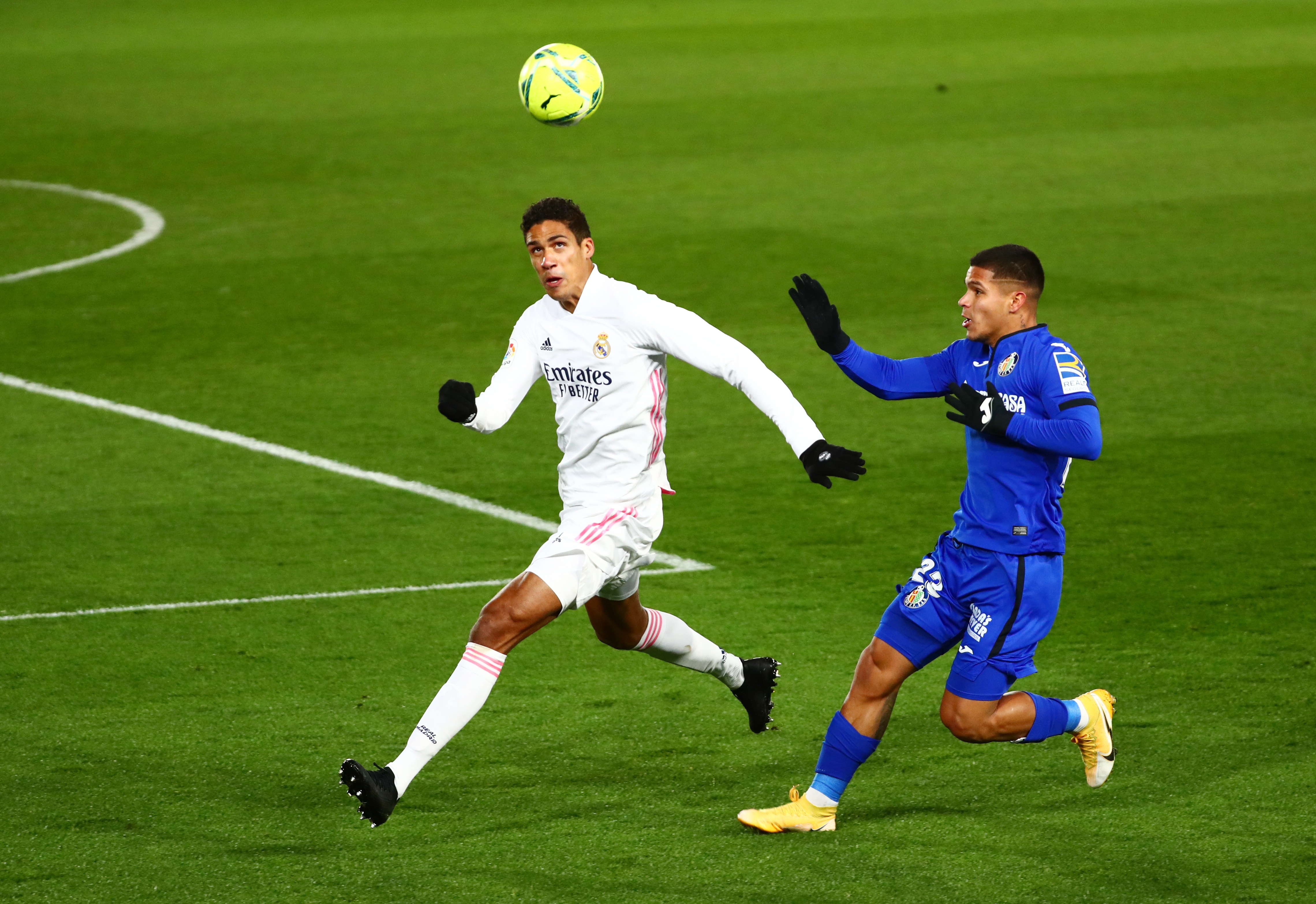 Varane roi Real anh 1