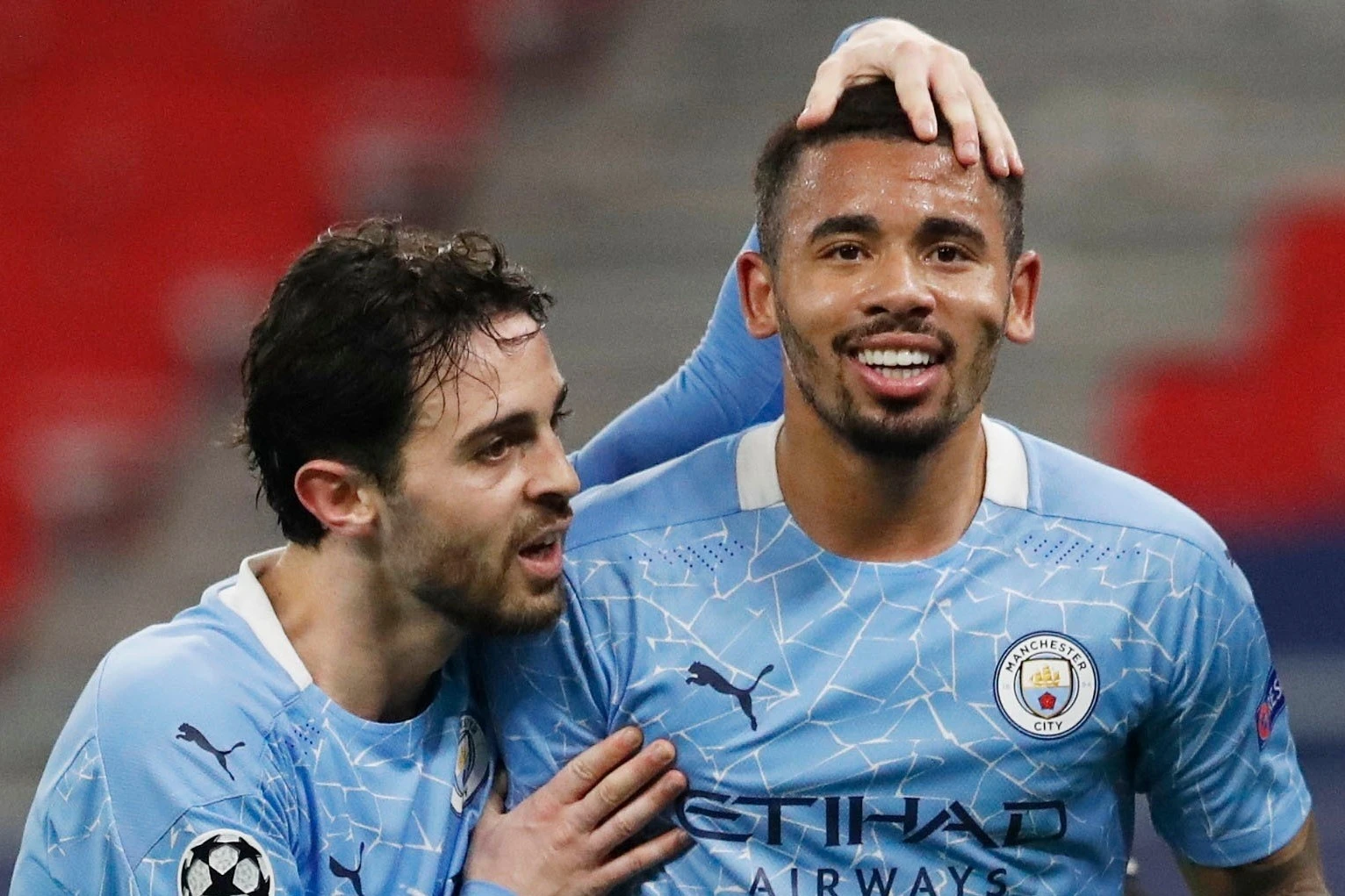 Man City tai lap thanh tich cua Man Utd tai Champions League hinh anh