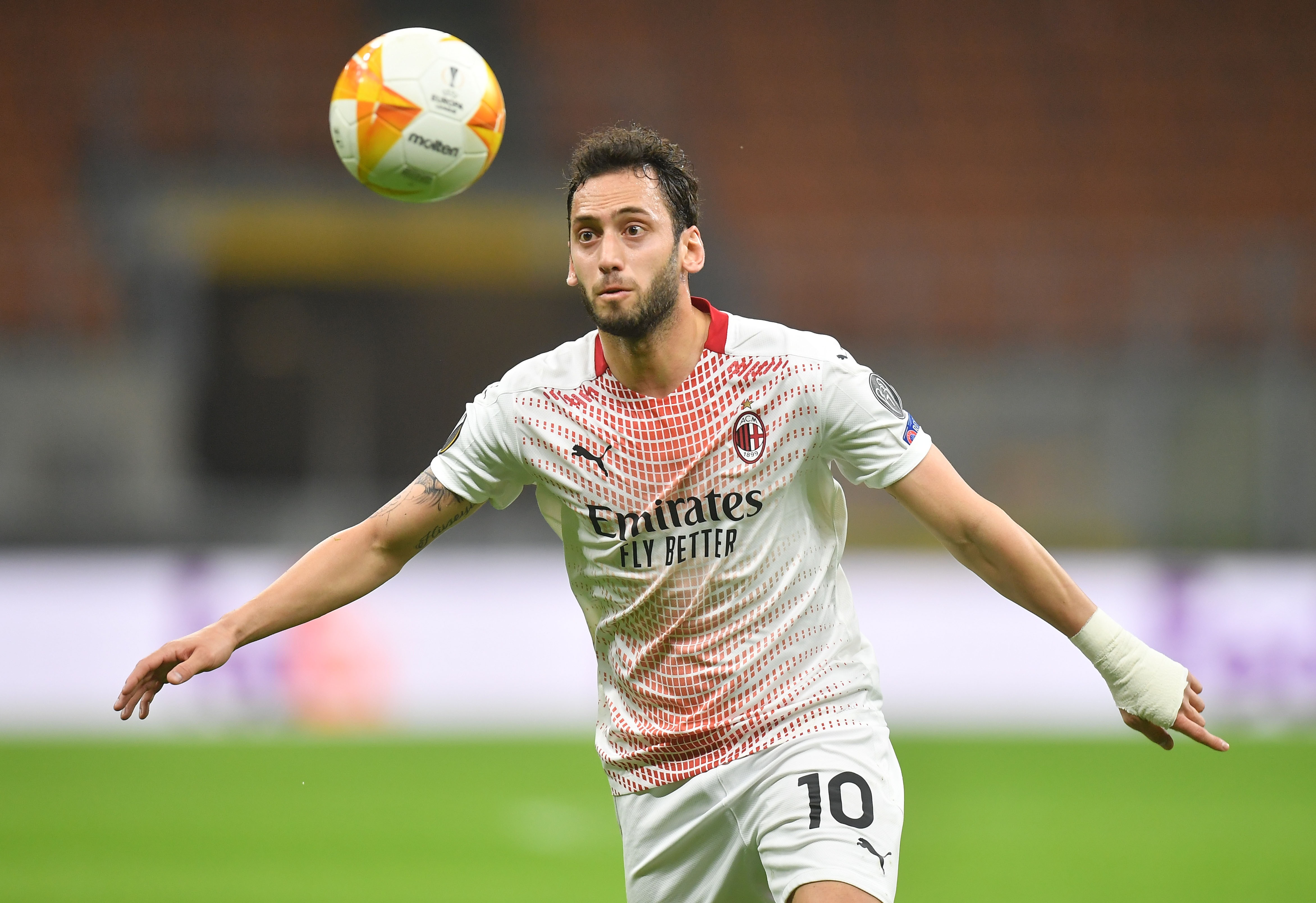 AC Milan vao vong trong anh 1