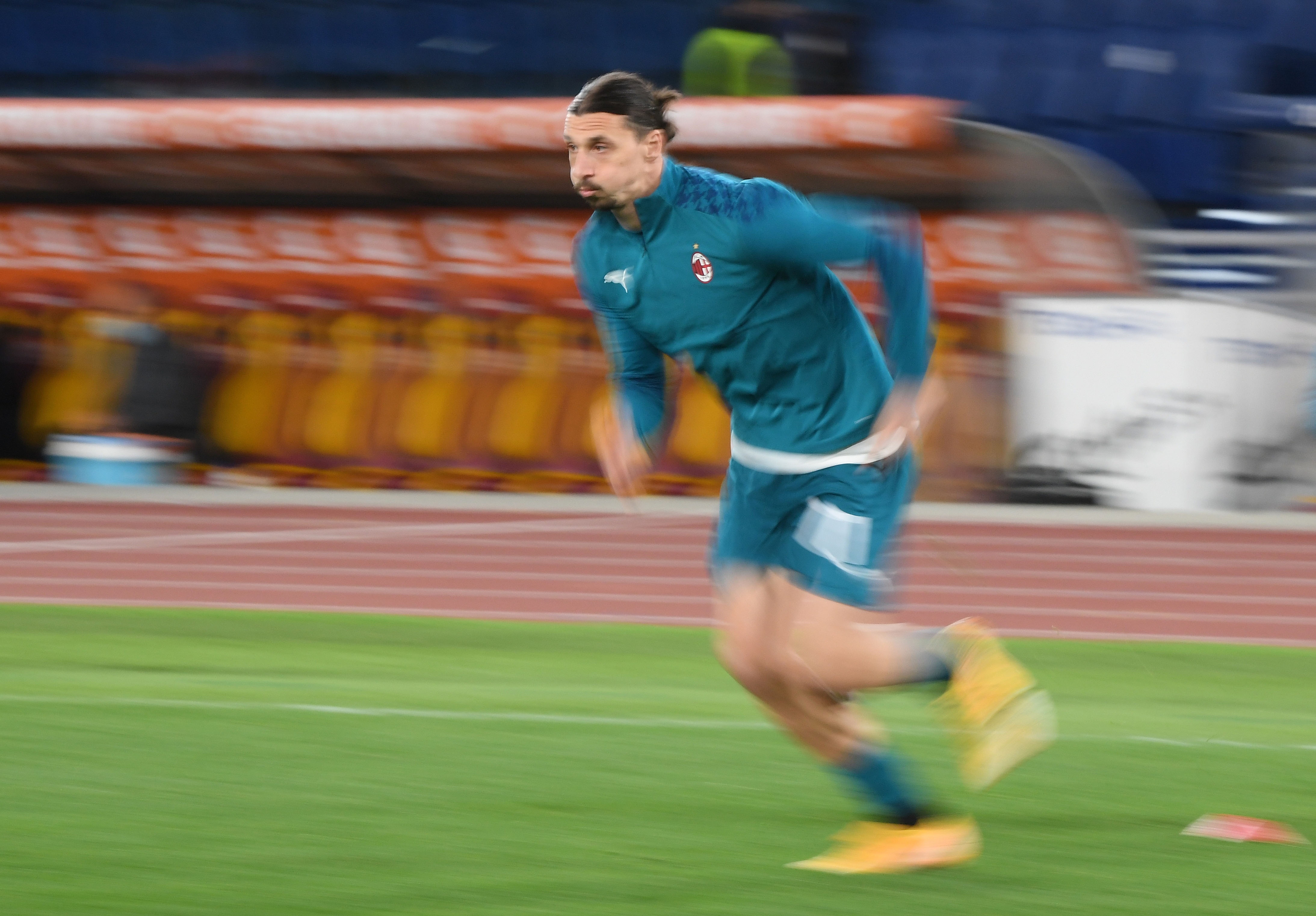 AC Milan dua vo dich anh 1