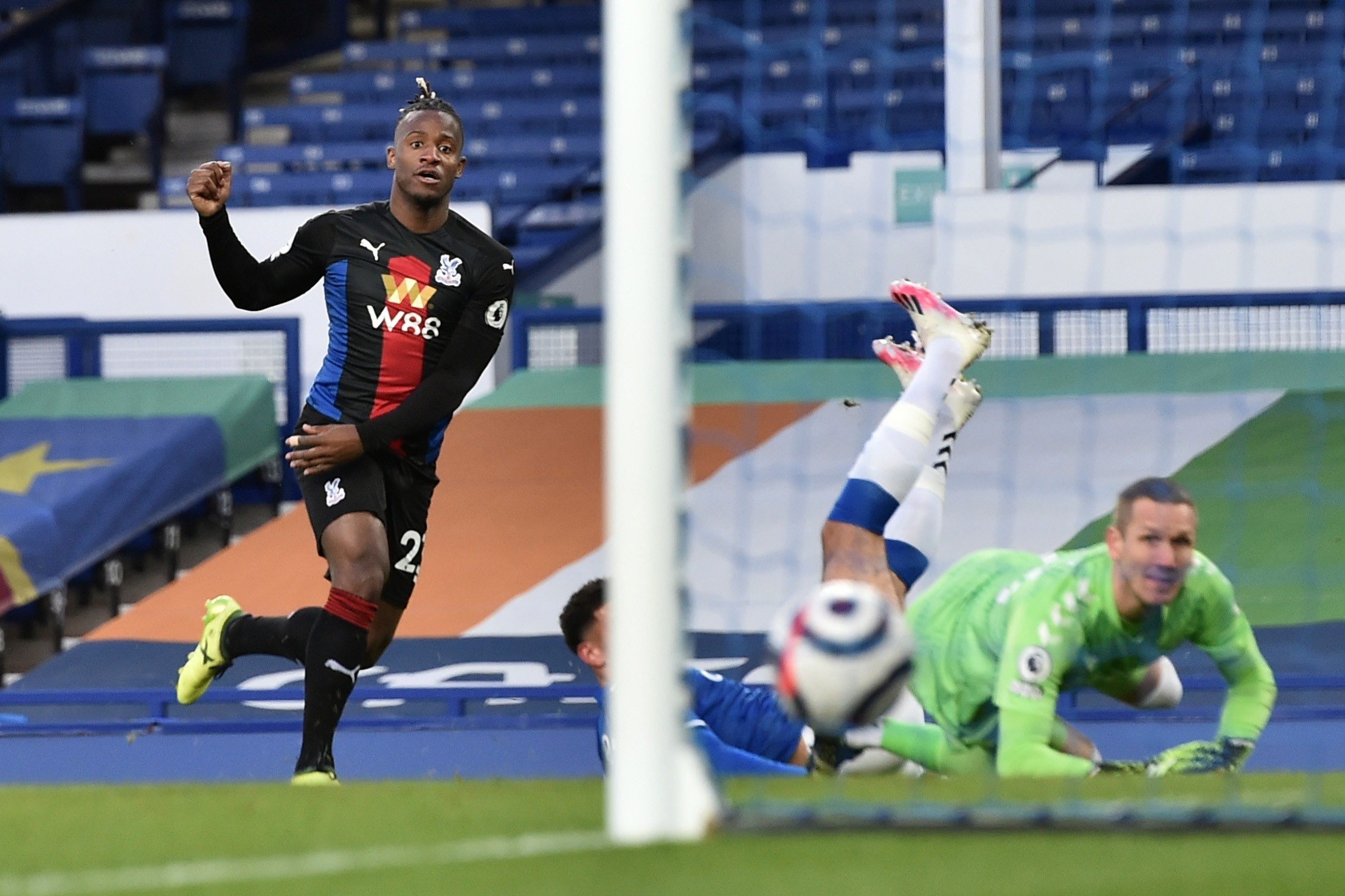 James Rodriguez ghi ban anh 2