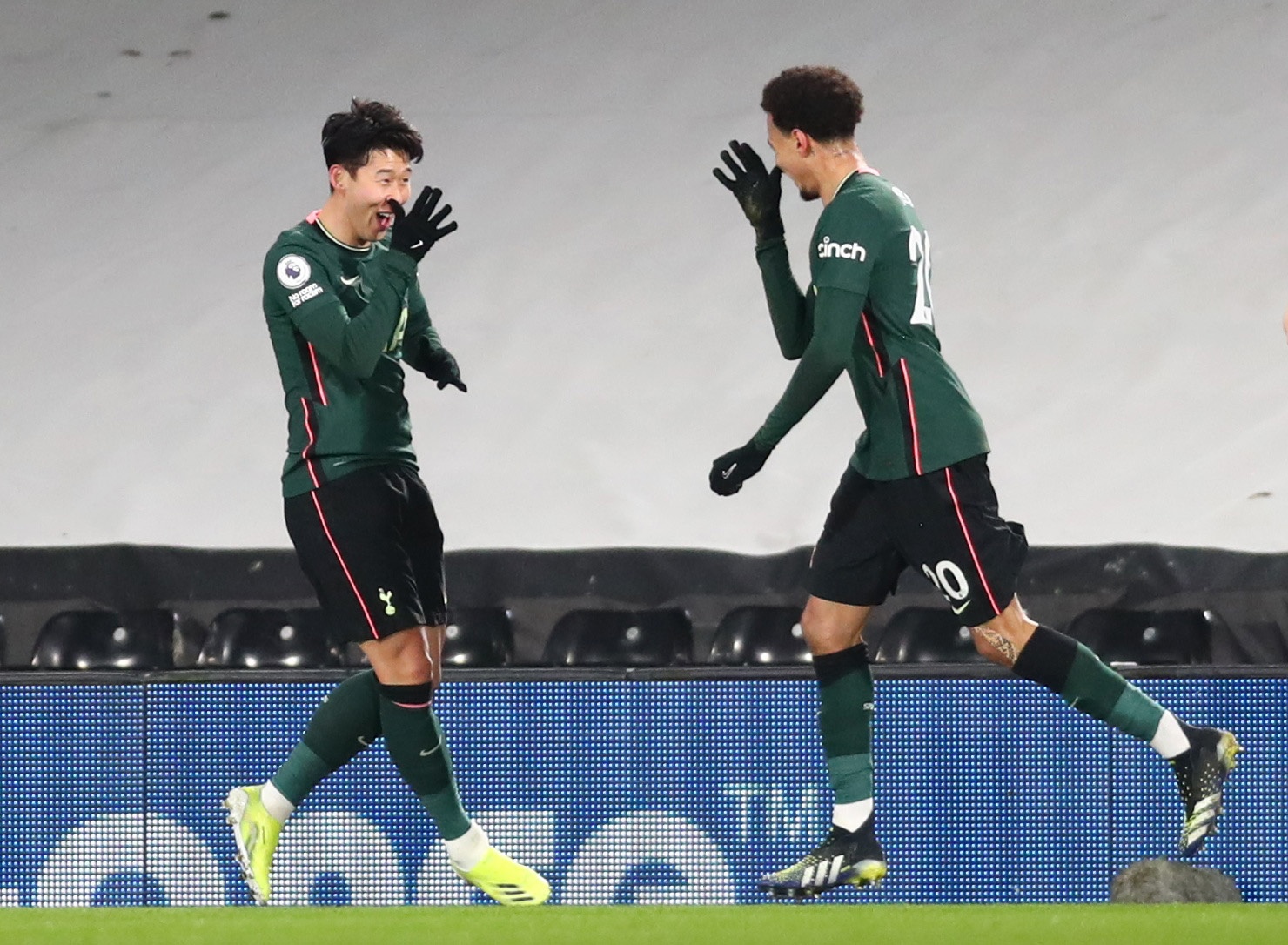 Tottenham thang Fulham anh 1