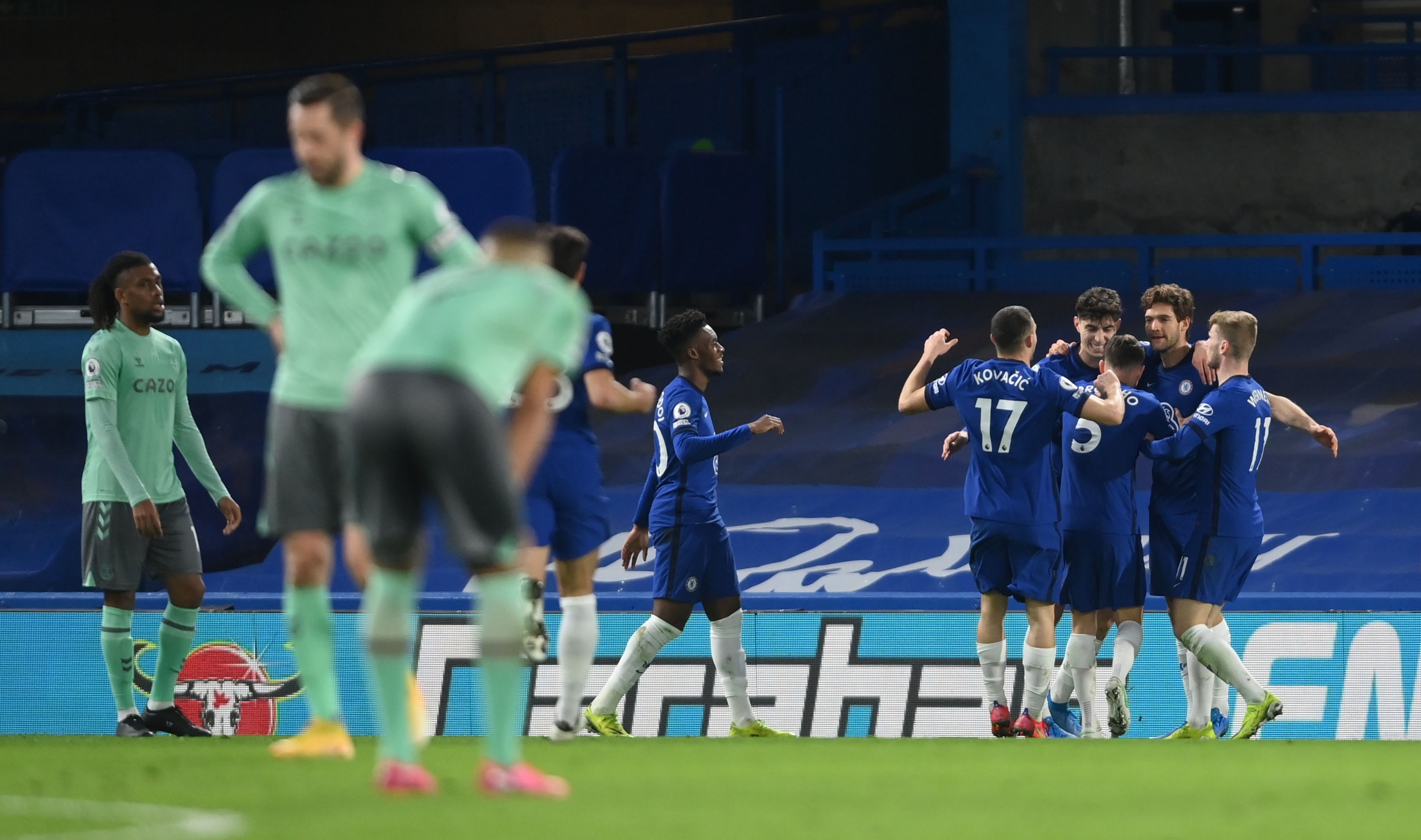 Chelsea hoi sinh anh 2