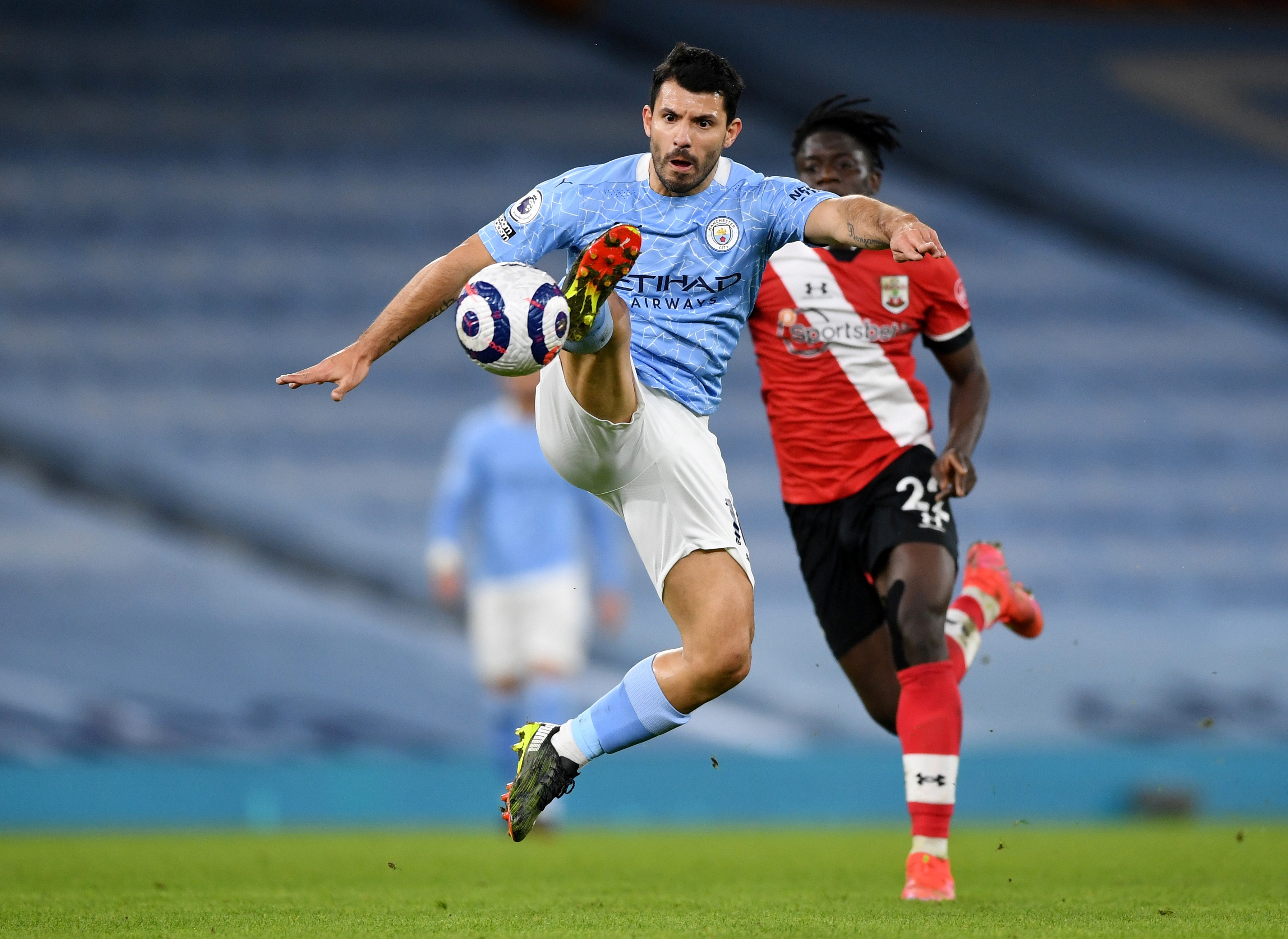 Aguero roi Man City anh 1