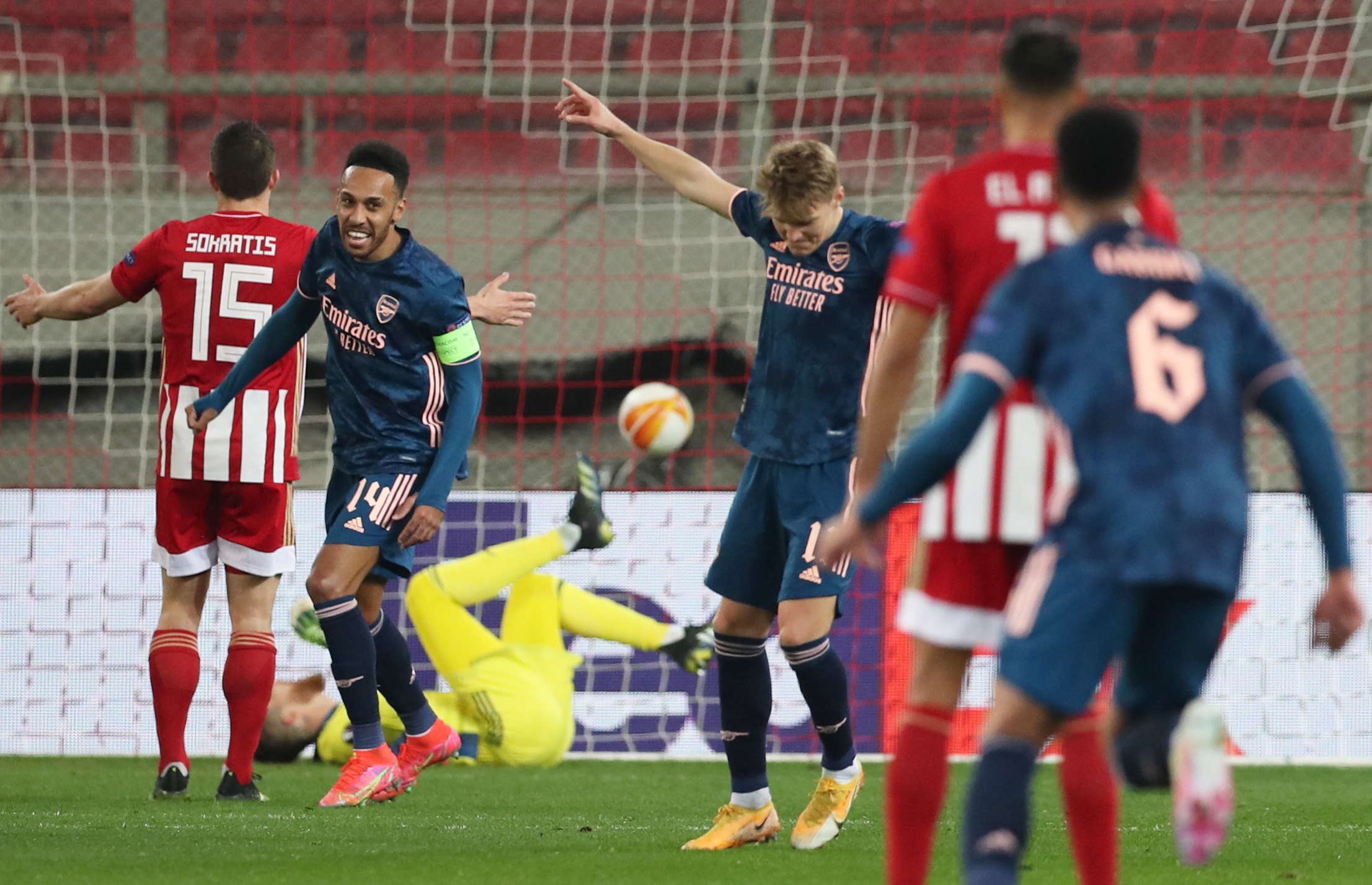 Arsenal thang Olympiakos anh 1