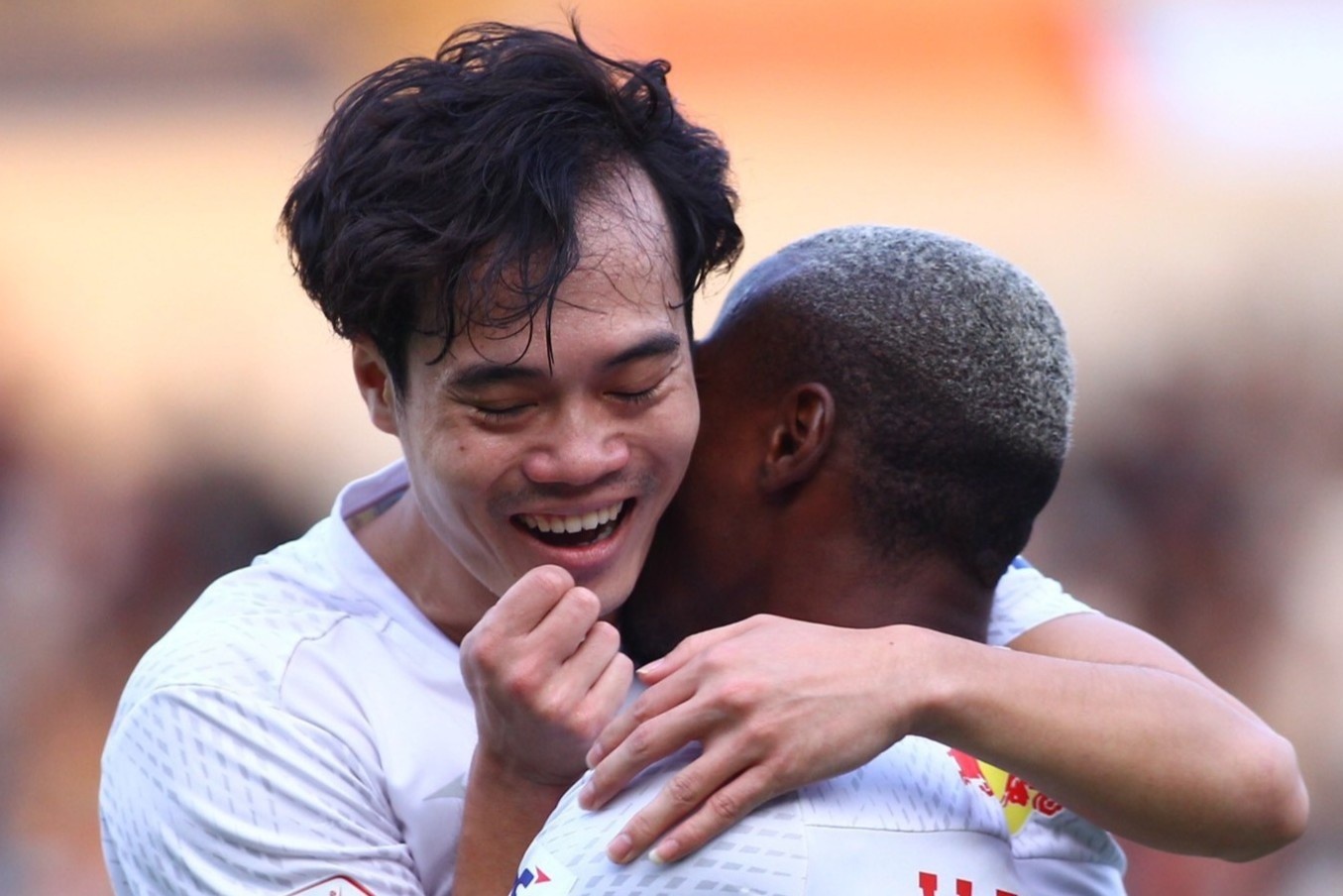 Van Toan mo ty so cho HAGL sau duong chuyen dai hinh anh