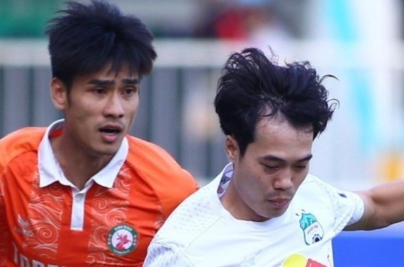 Van Toan kien tao cho ngoai binh HAGL ghi ban hinh anh