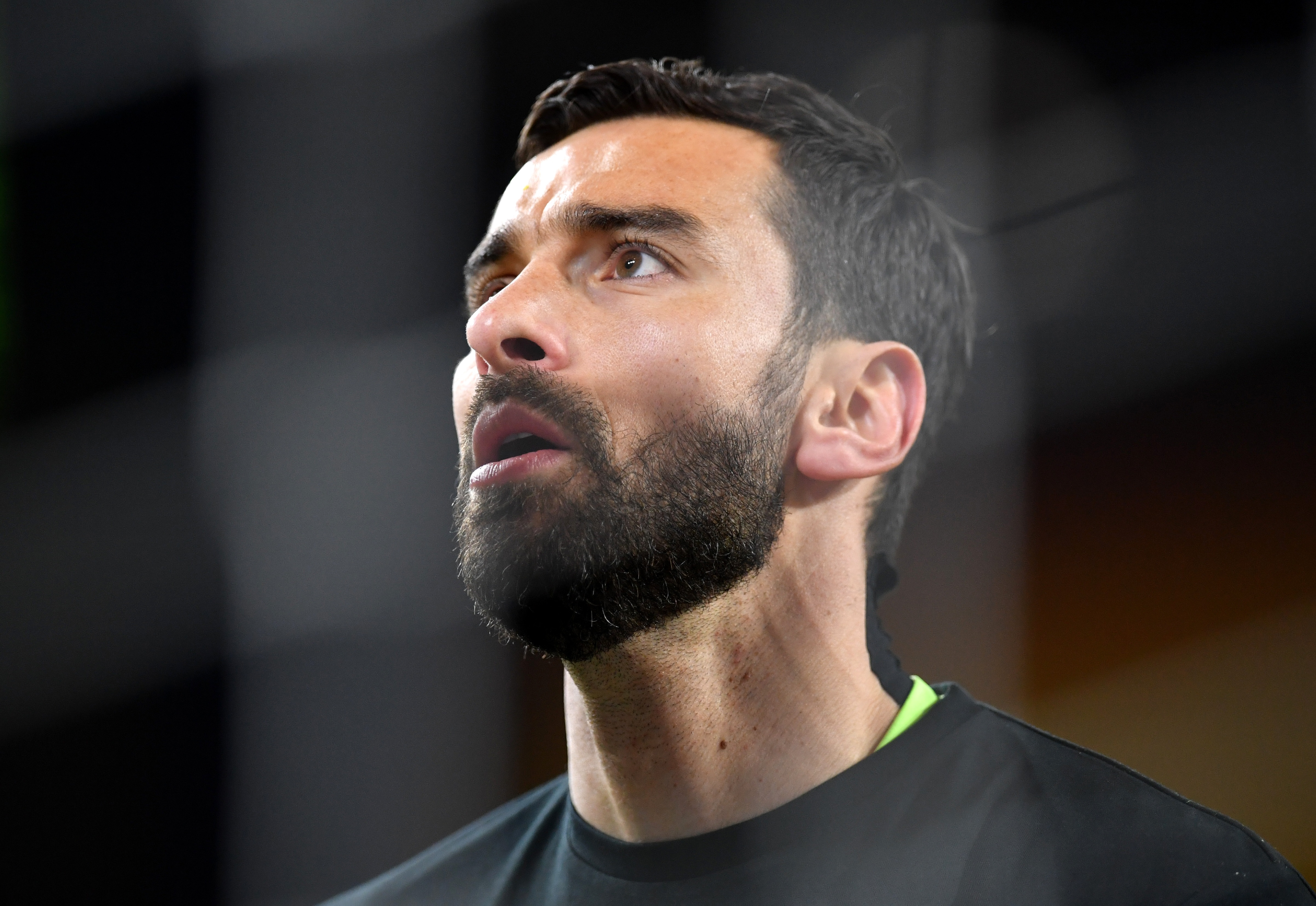 Patricio chan thuong anh 1