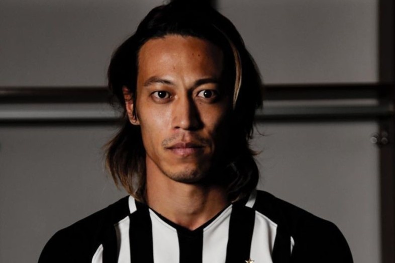 Keisuke Honda gia nhap CLB moi o tuoi 34 hinh anh