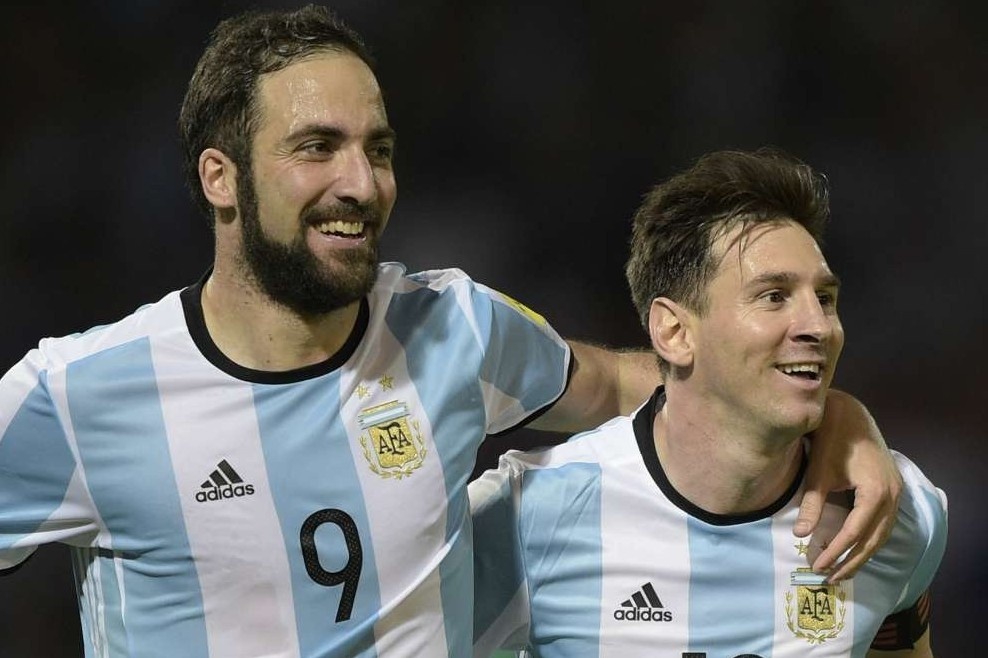 Higuain moi goi Messi den My hinh anh