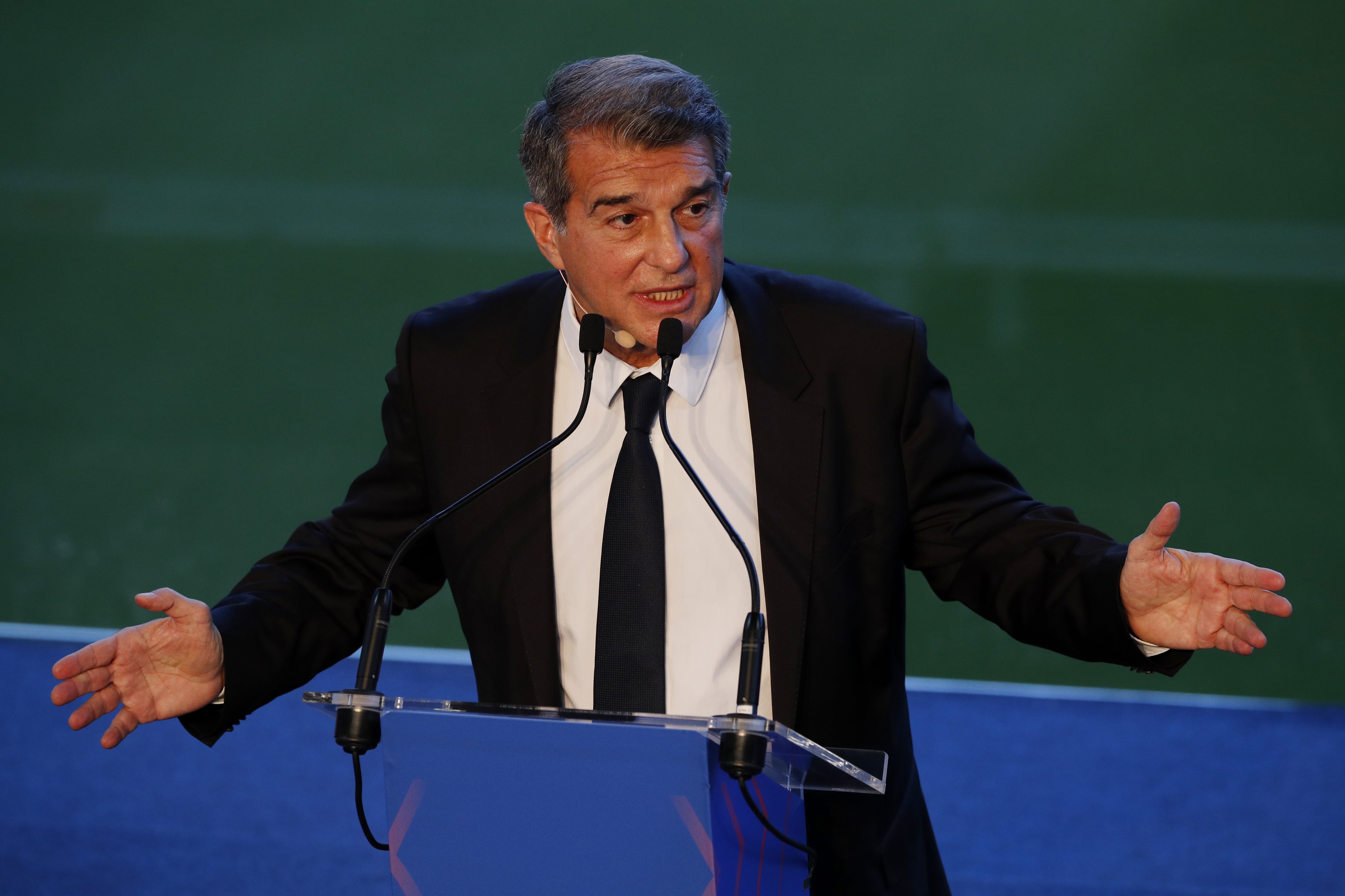 Super League tan ra anh 1