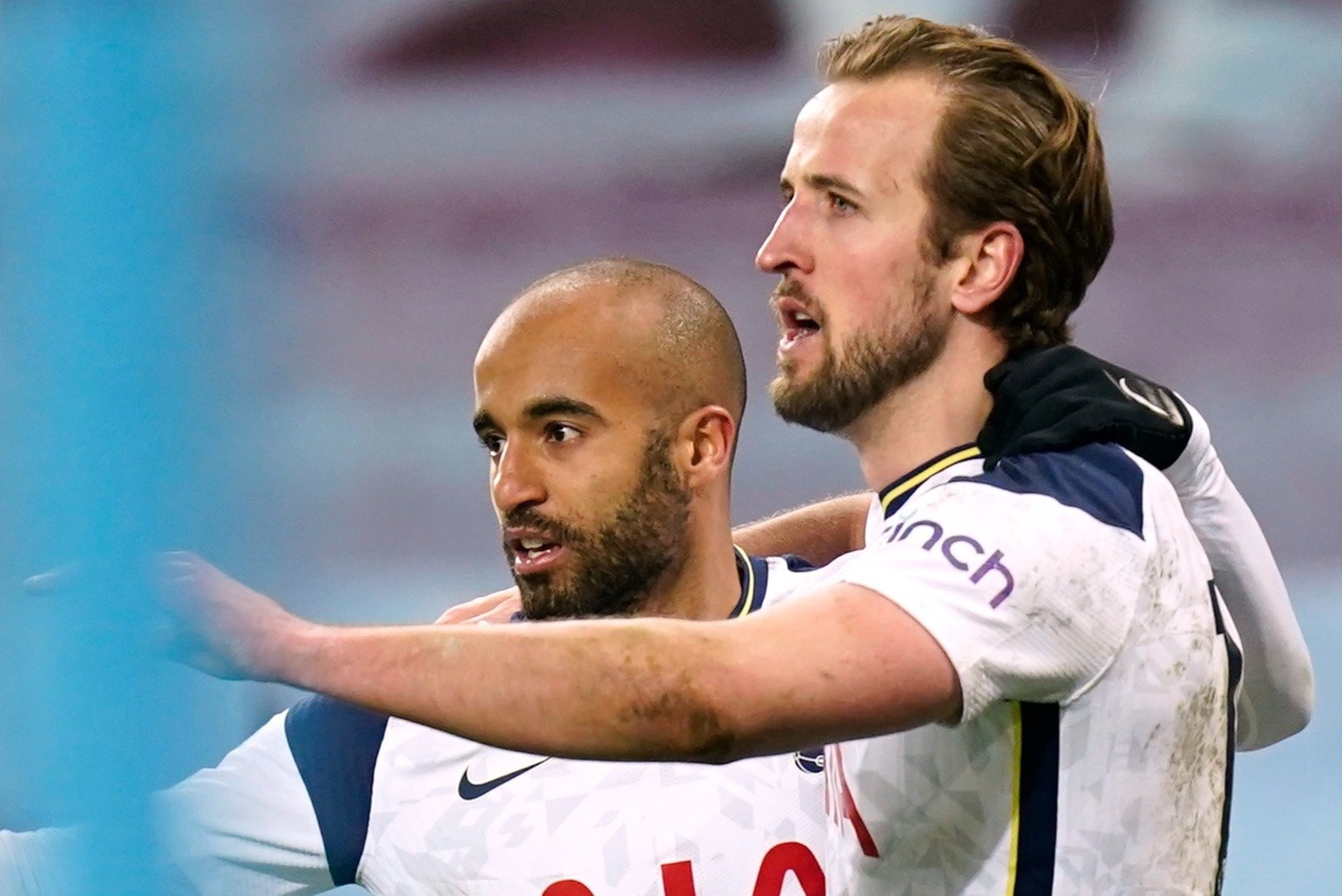 Tottenham lay vi tri thu 6 cua Liverpool hinh anh