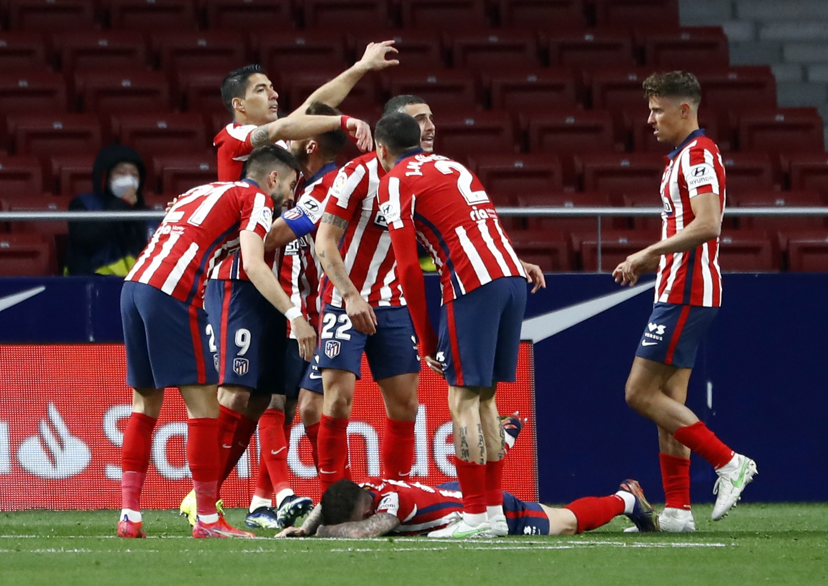 Suarez ghi 500 ban anh 1