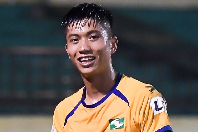 Van Duc cua long vao goc cao khien Tuan Manh bat luc hinh anh