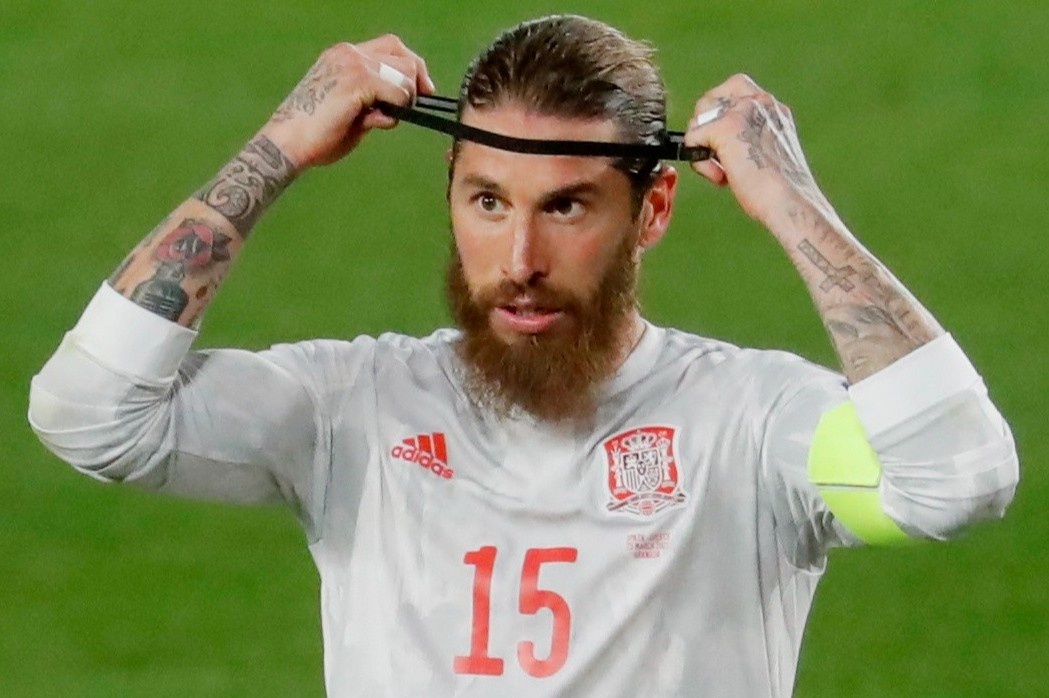 Tay Ban Nha gay that vong truoc Hy Lap hinh anh