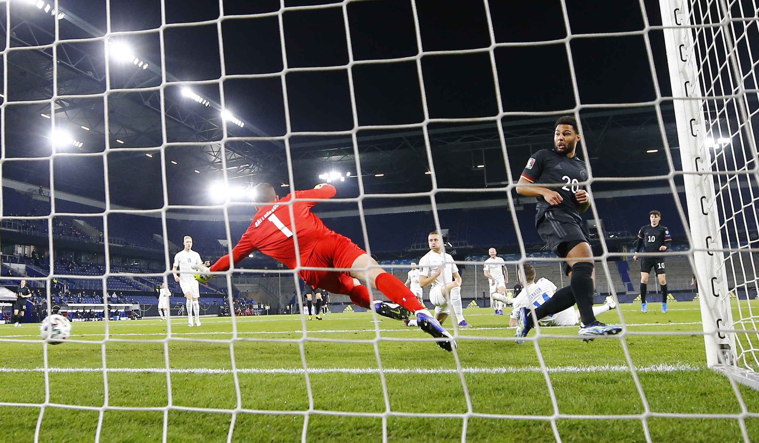 Tuyen Duc thang dam anh 1