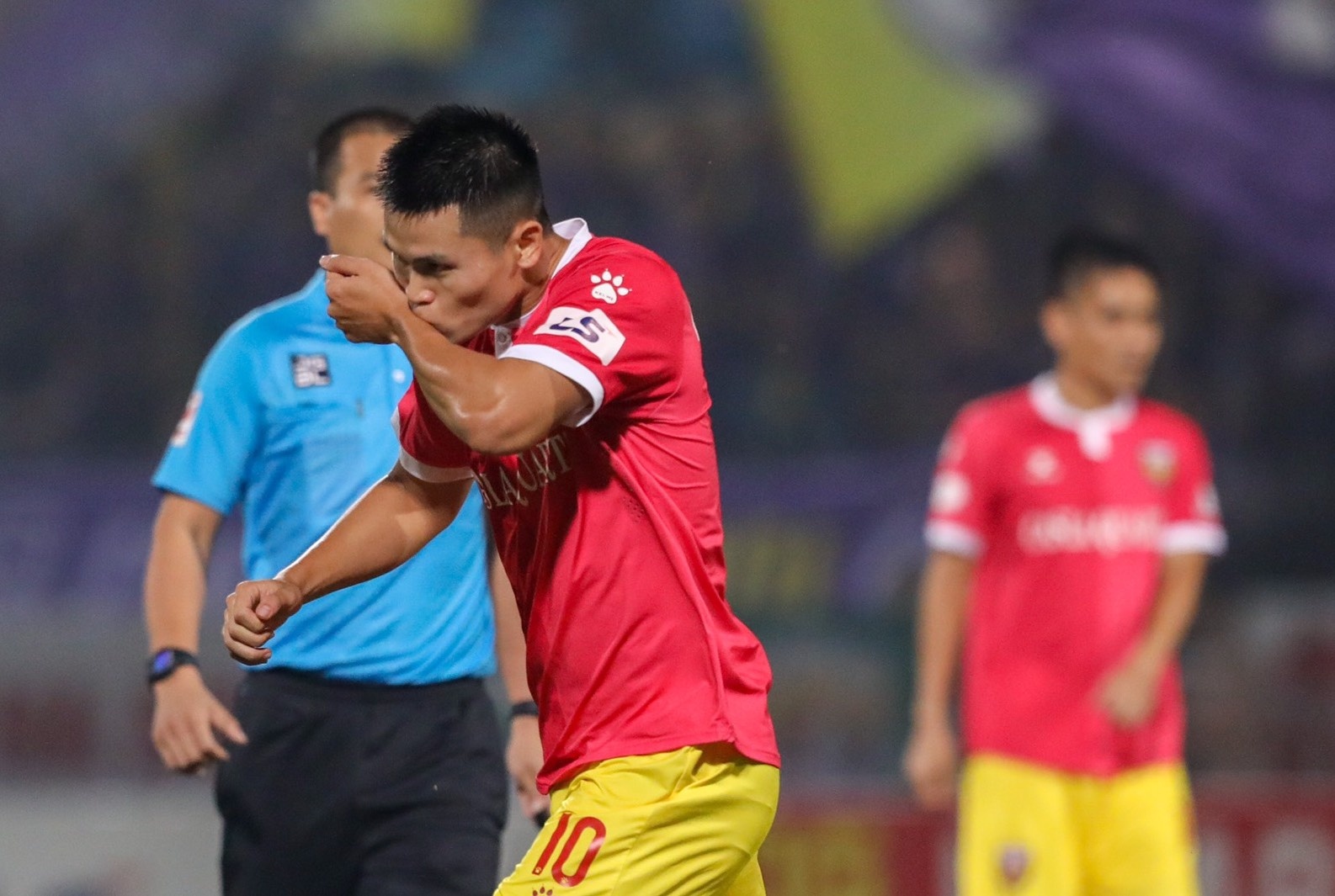 Hung Dung chan thuong anh 7