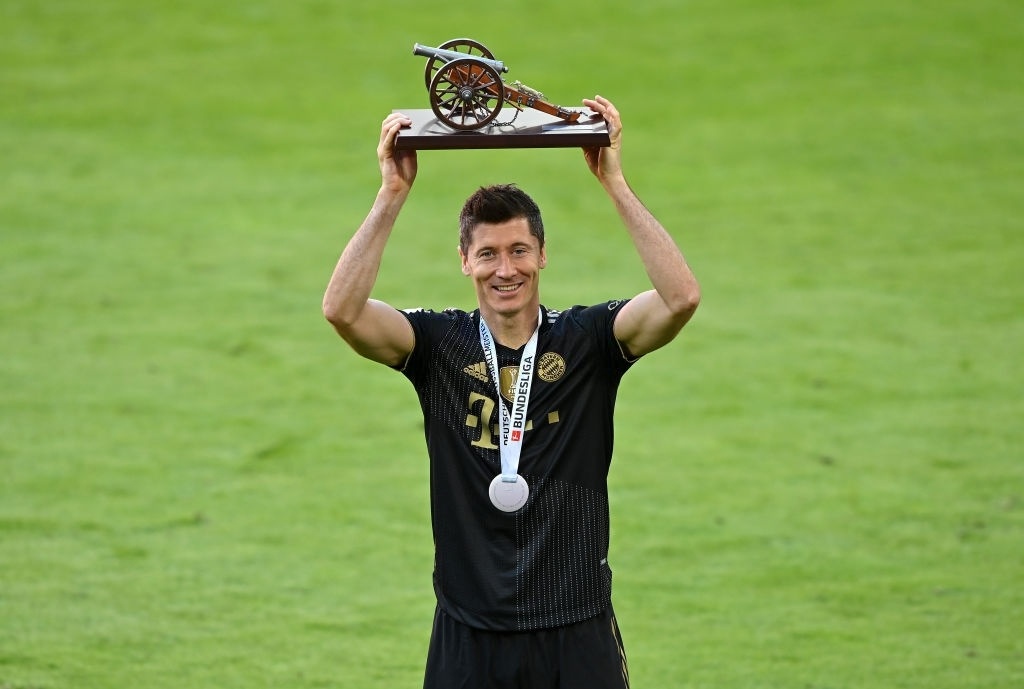 Lewandowski pha ky luc anh 1