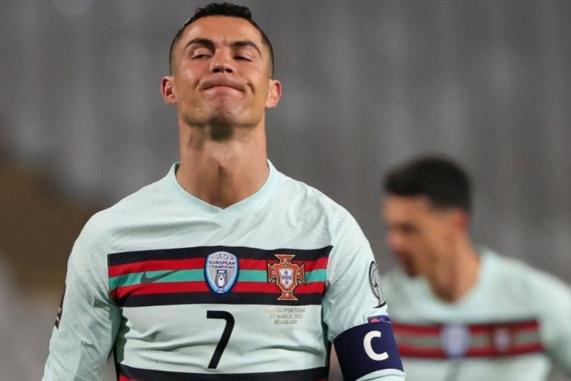 Ronaldo nem bang doi truong anh 1