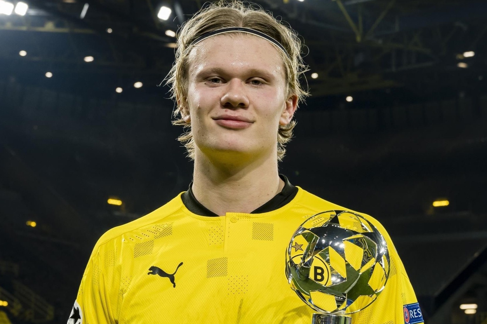 Haaland doi muc luong 35 trieu euro hinh anh