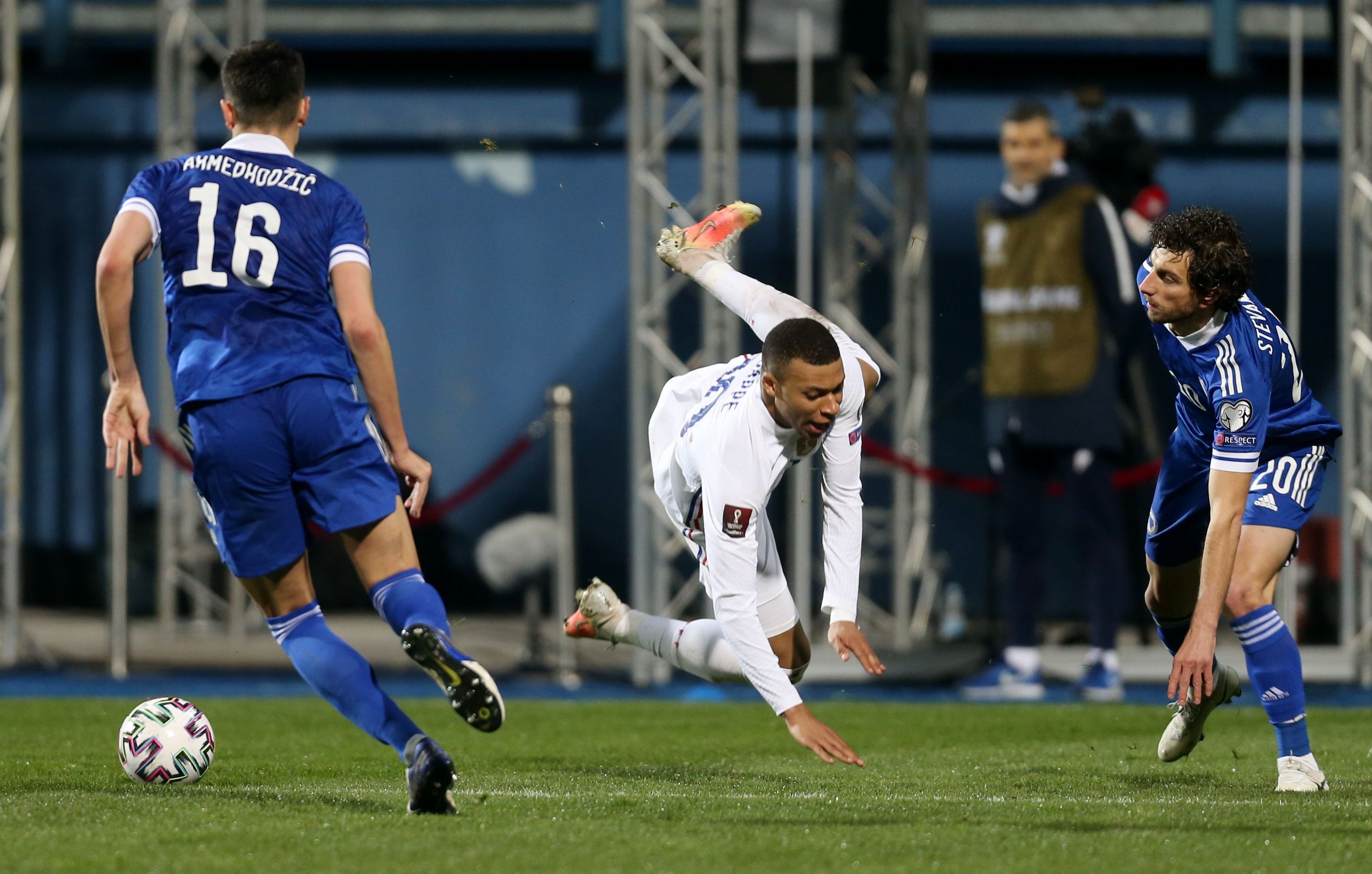 Mbappe roi PSG anh 1