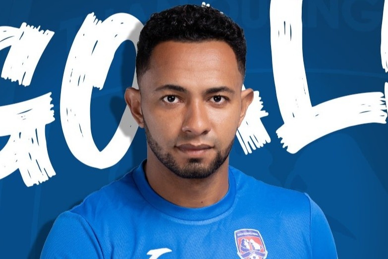 Quang Ninh dan dau bang xep hang V.League hinh anh