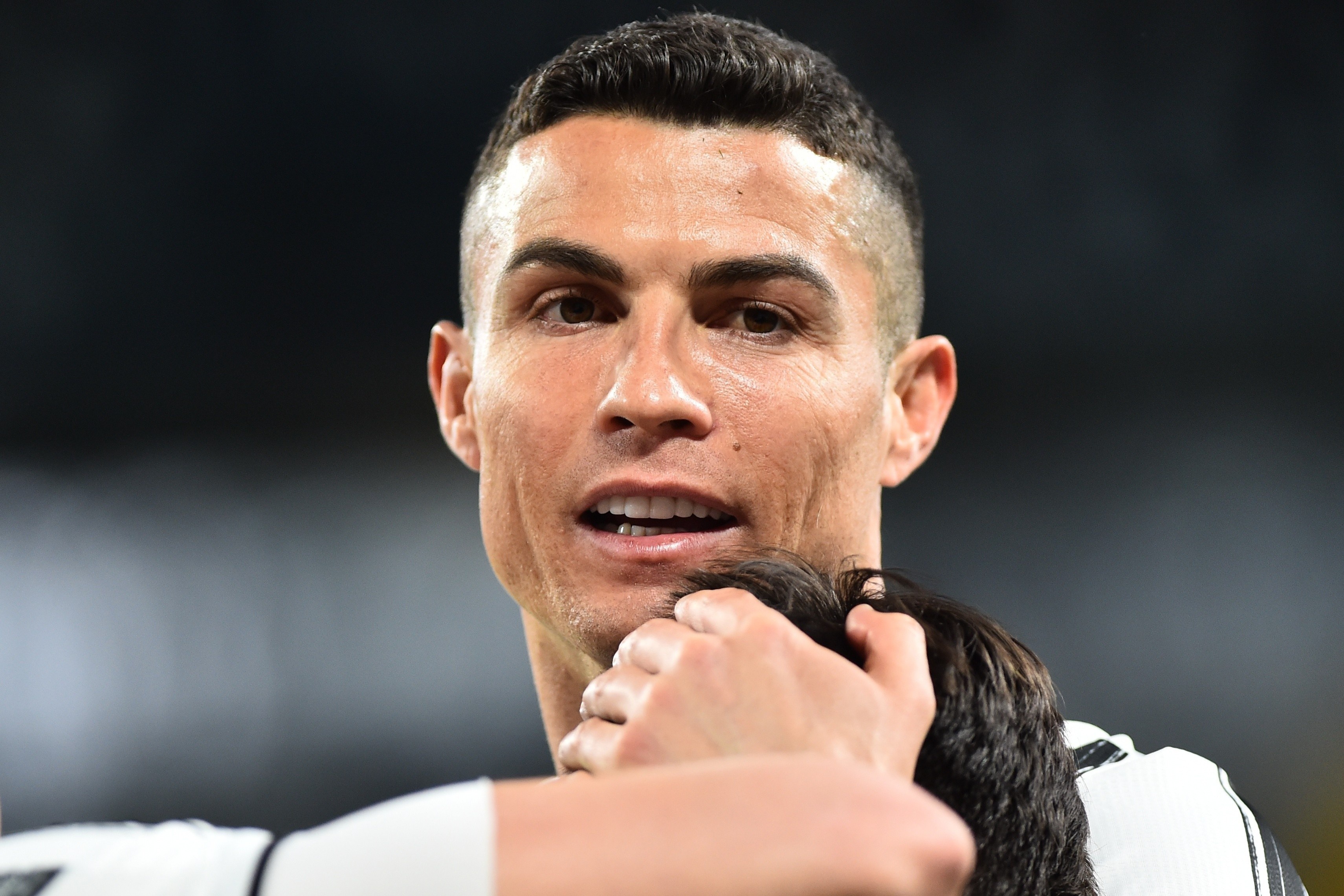 Ronaldo lap cong giup Juventus tru lai top 4 hinh anh