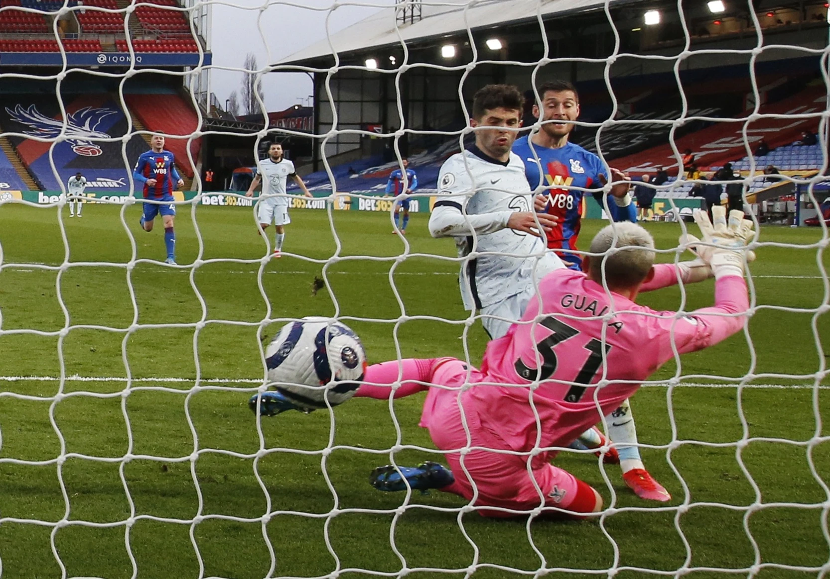 Chelsea vao top 4 anh 2