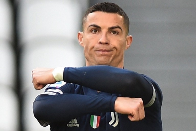 'Juventus khong sai khi mua Ronaldo' hinh anh