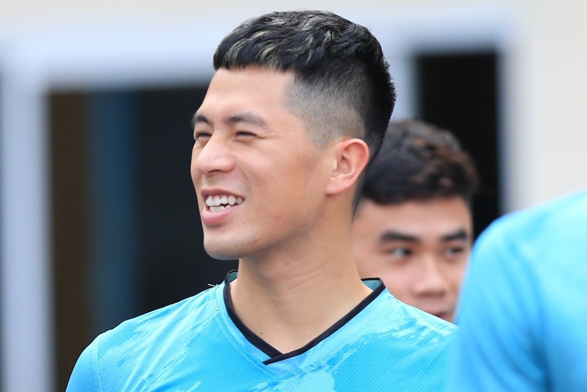 Dinh Trong tiet lo ly do lan dau nhuom toc hinh anh