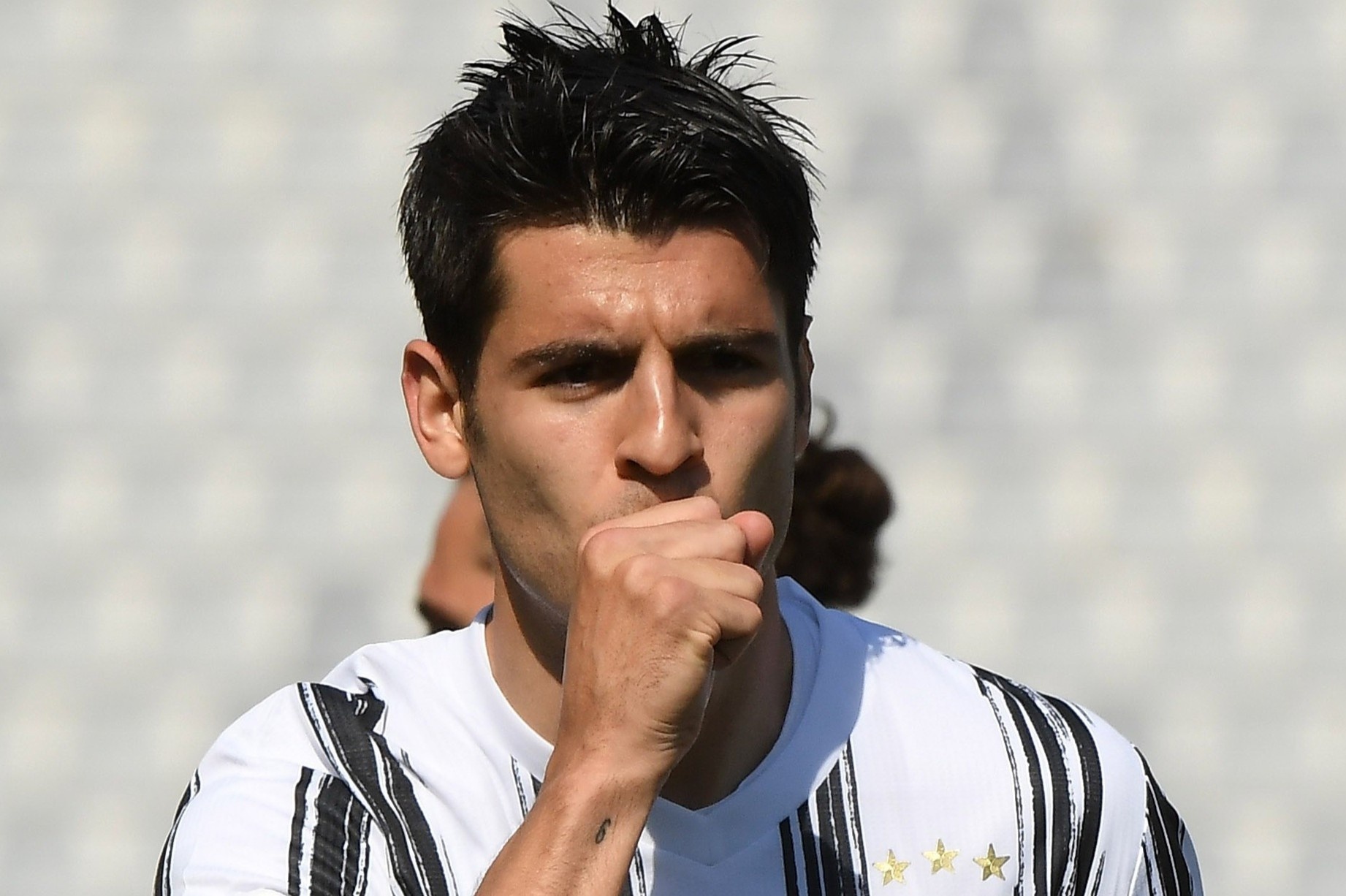 Morata: 'Toi san sang o lai Juventus tron doi' hinh anh