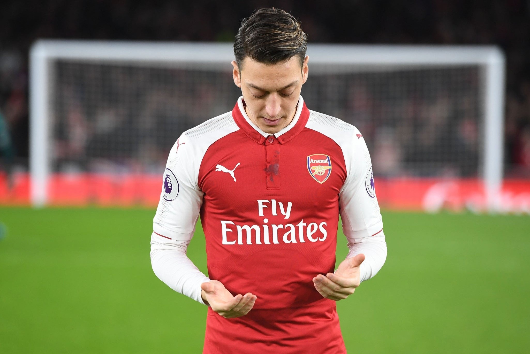 Ozil roi Arsenal anh 1