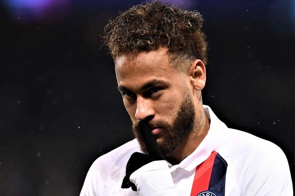 Den luc Neymar phai lon hinh anh