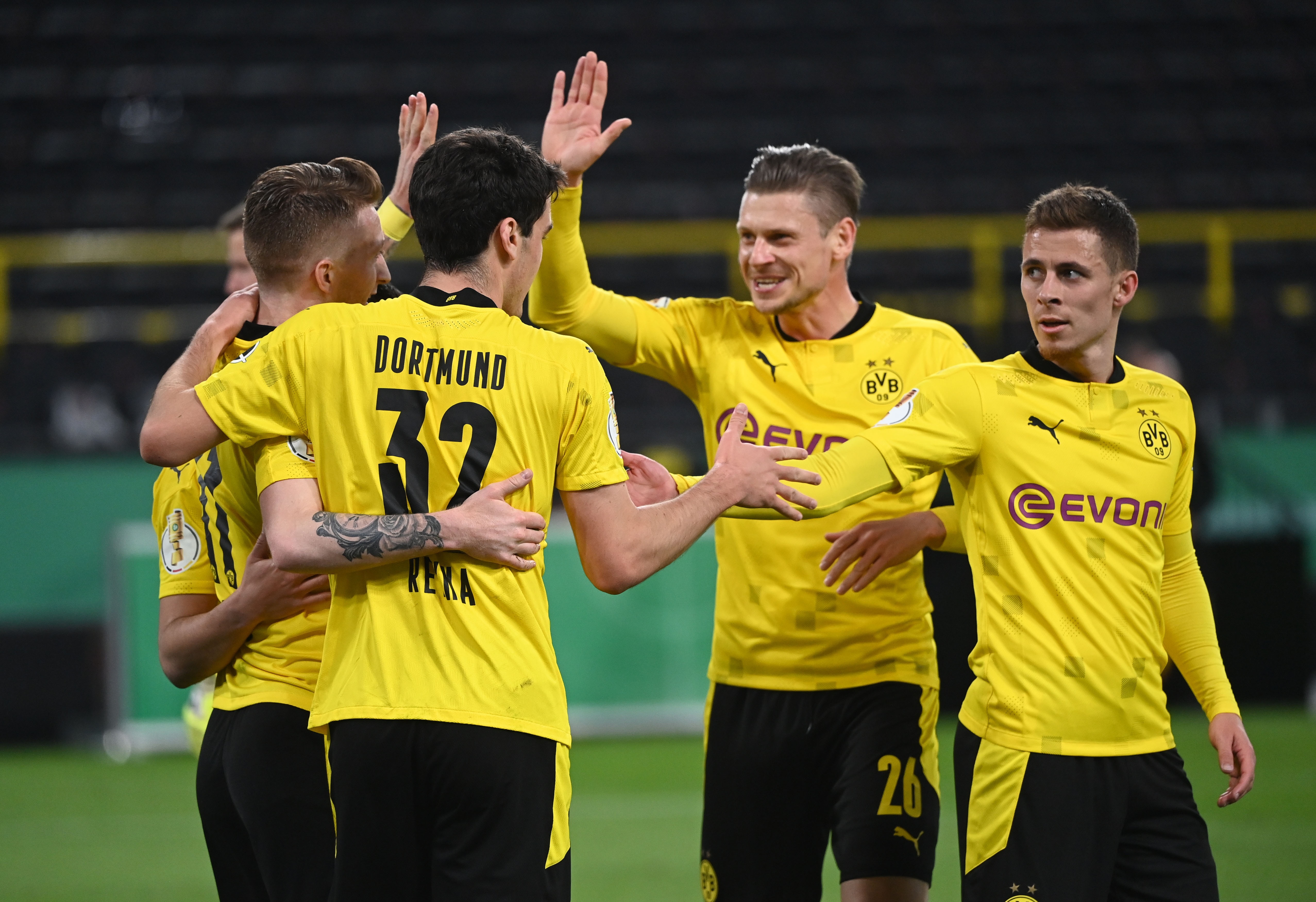 Dortmund dau voi Kiel anh 2