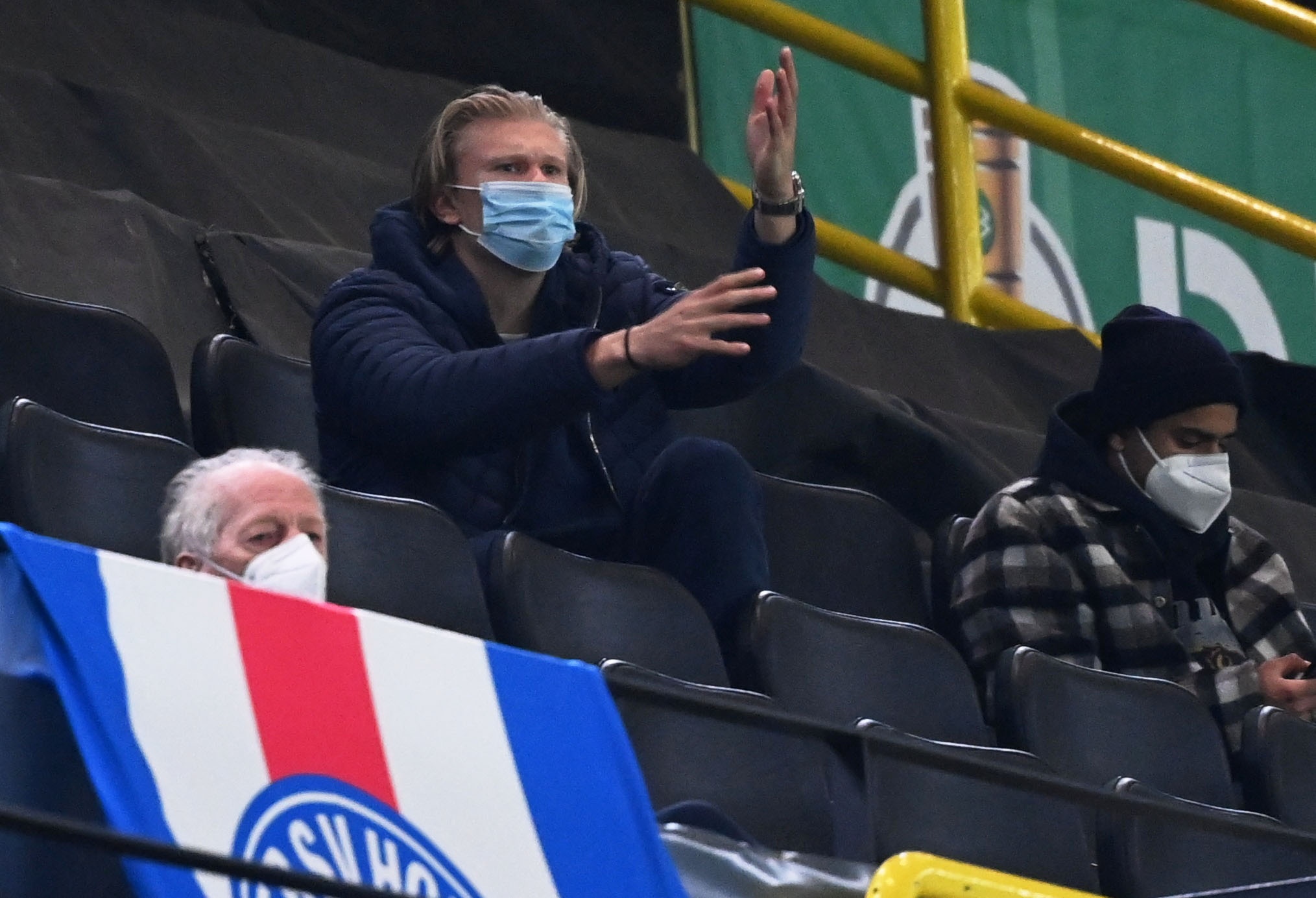 Dortmund dau voi Kiel anh 1