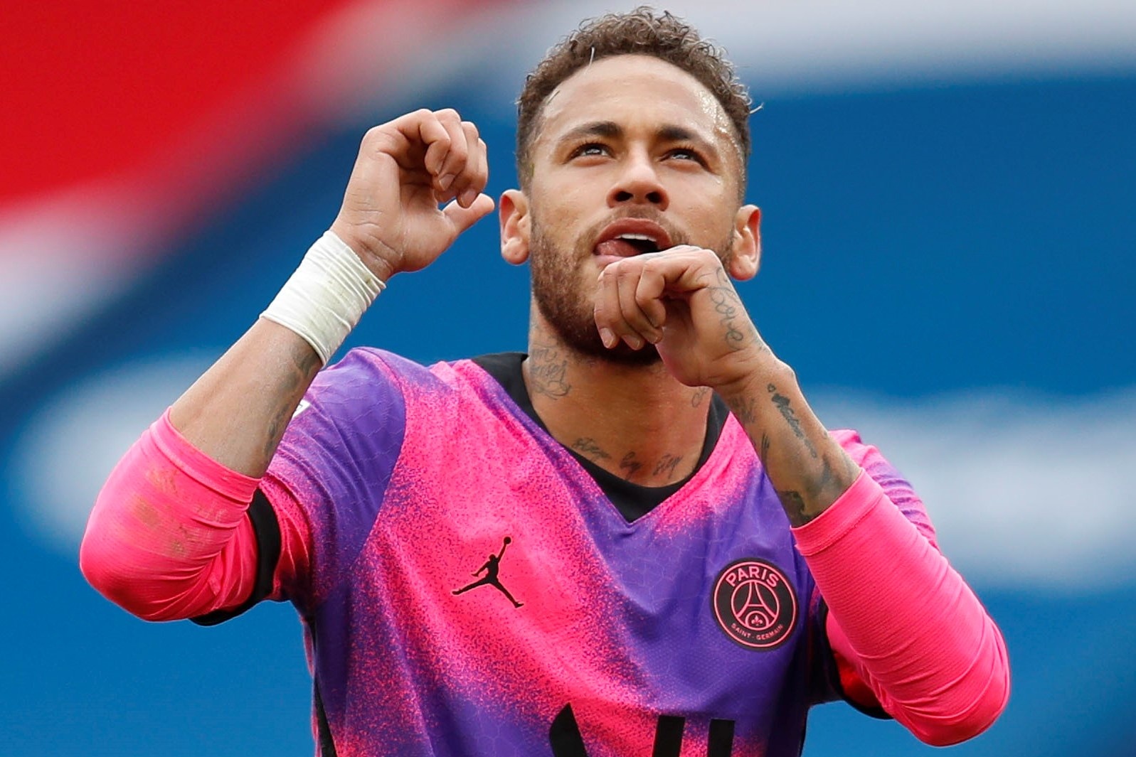 Neymar toa sang giup PSG nuoi hy vong vo dich hinh anh