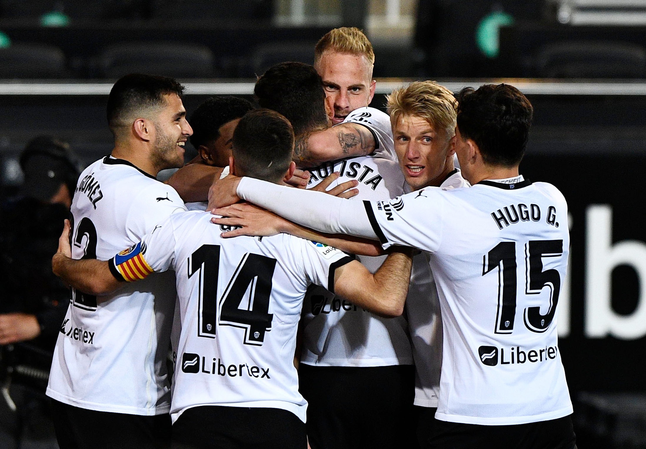 Messi lap cu dup anh 1