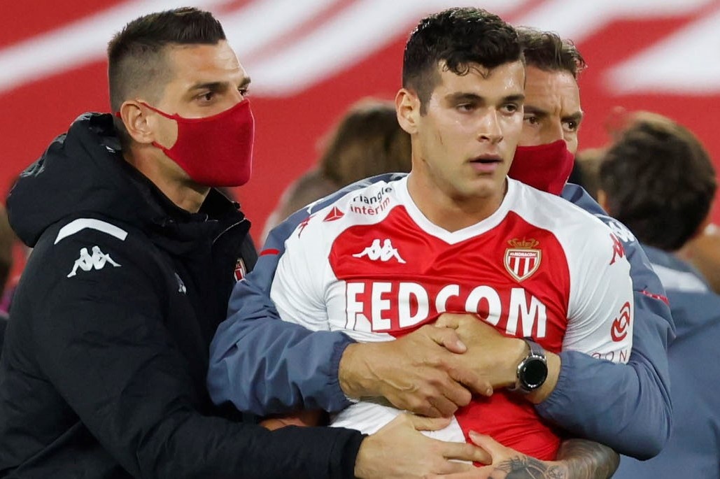 5 the do xuat hien trong tran dau cua AS Monaco hinh anh