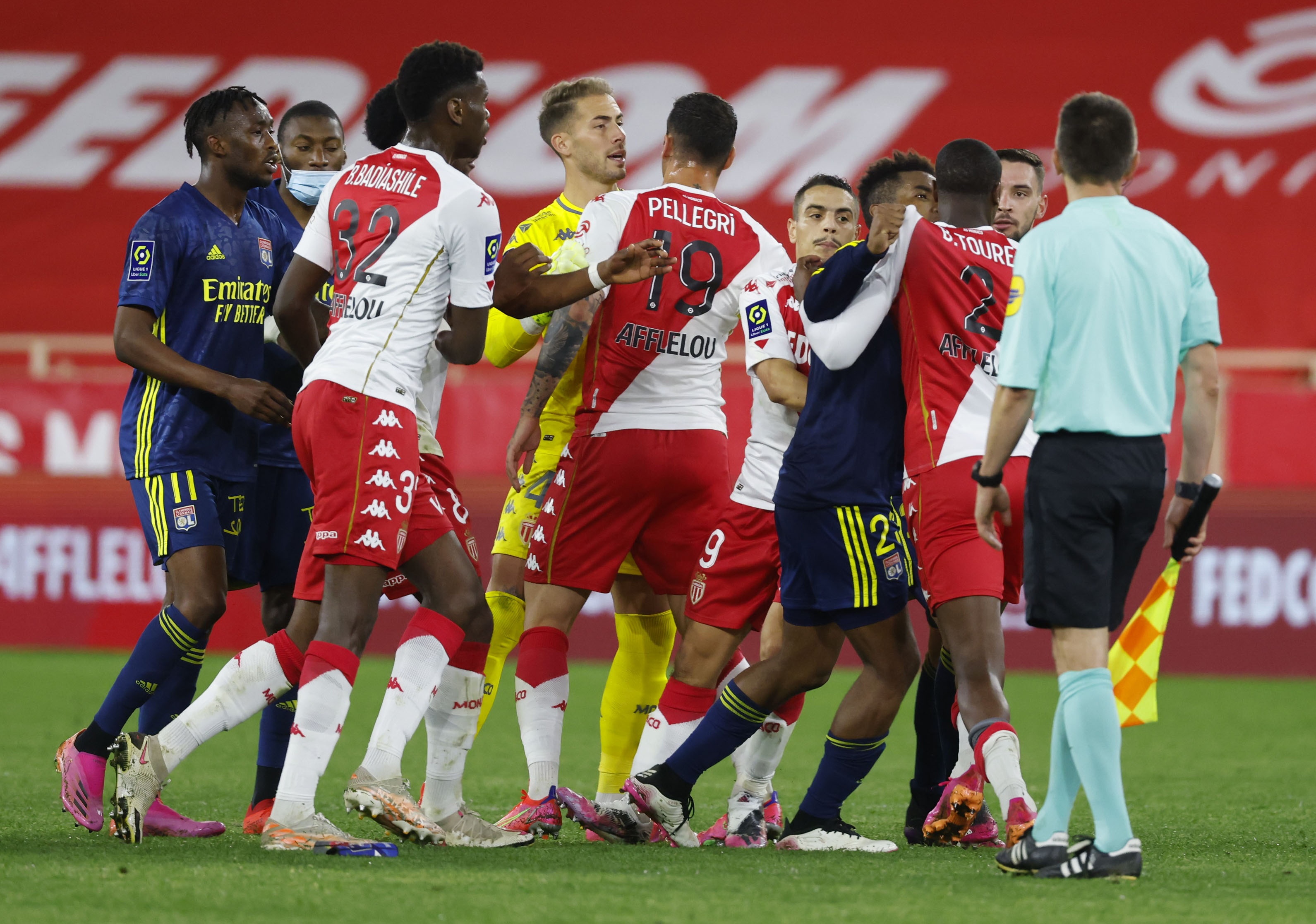 Cau thu Monaco au da anh 1