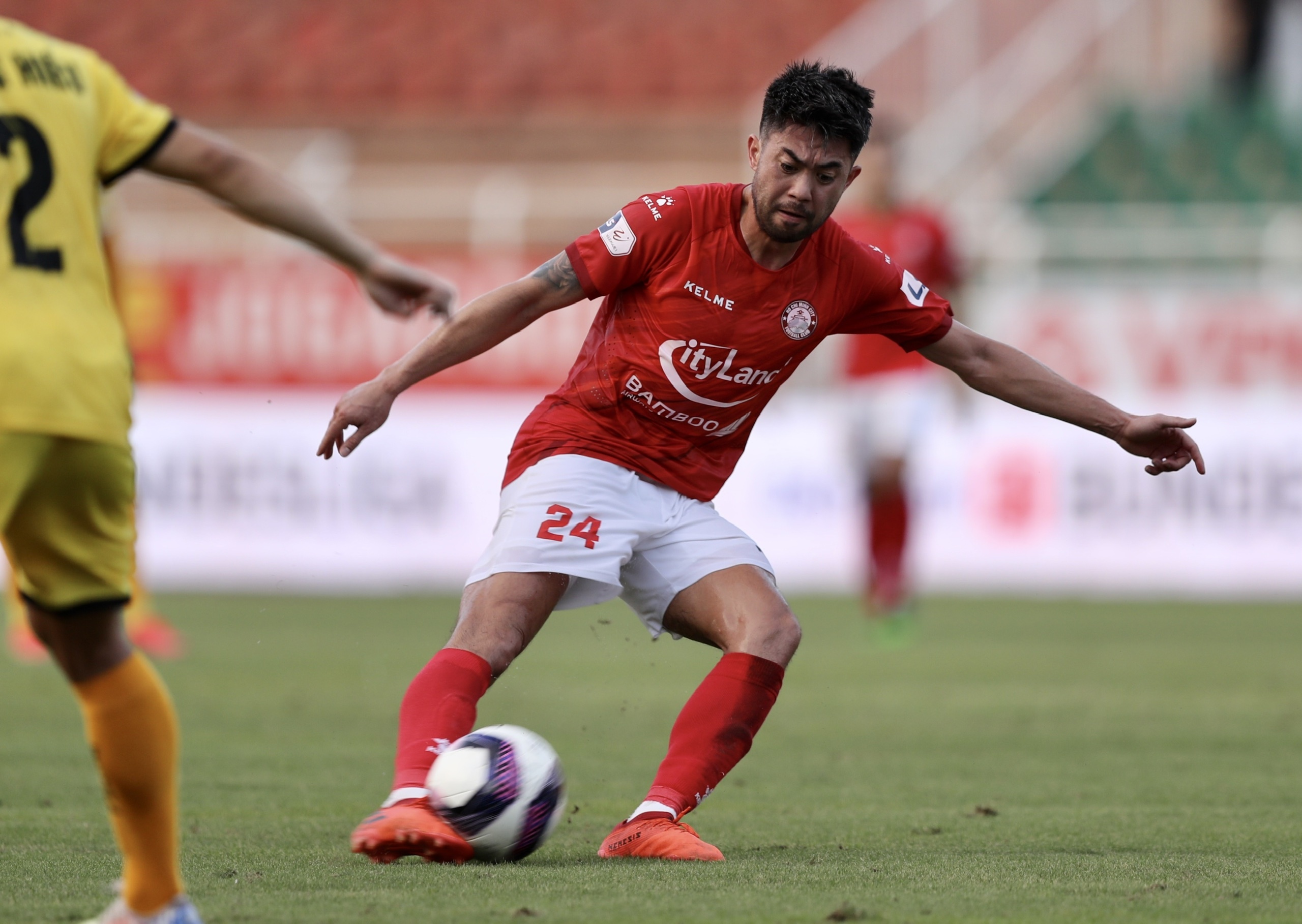 Lee Nguyen lap cu dup anh 3