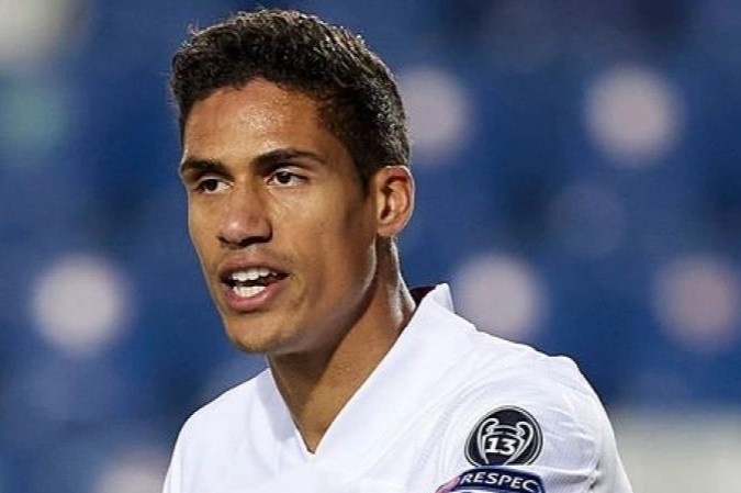 Real mat Varane o tran gap Chelsea hinh anh