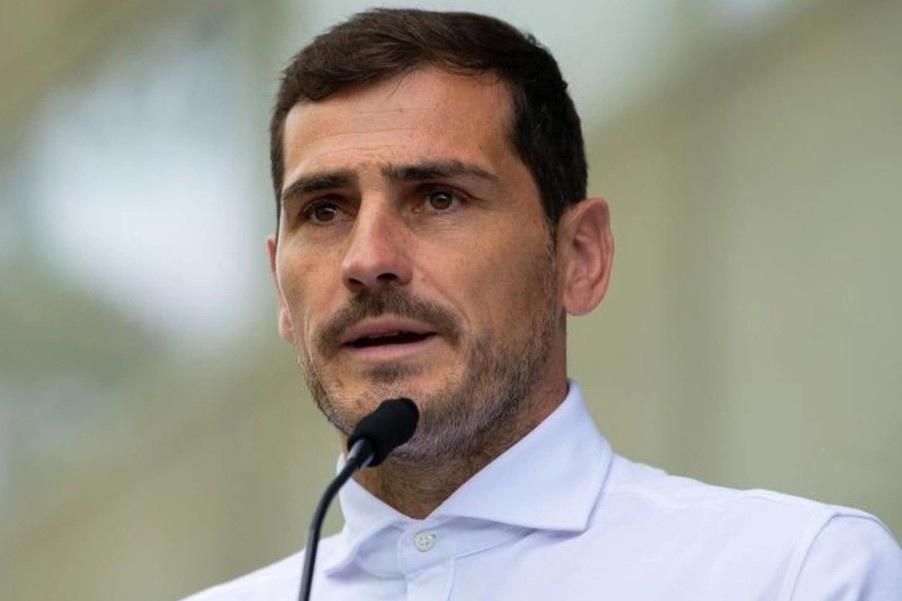 Casillas lai vao vien vi dau tim hinh anh