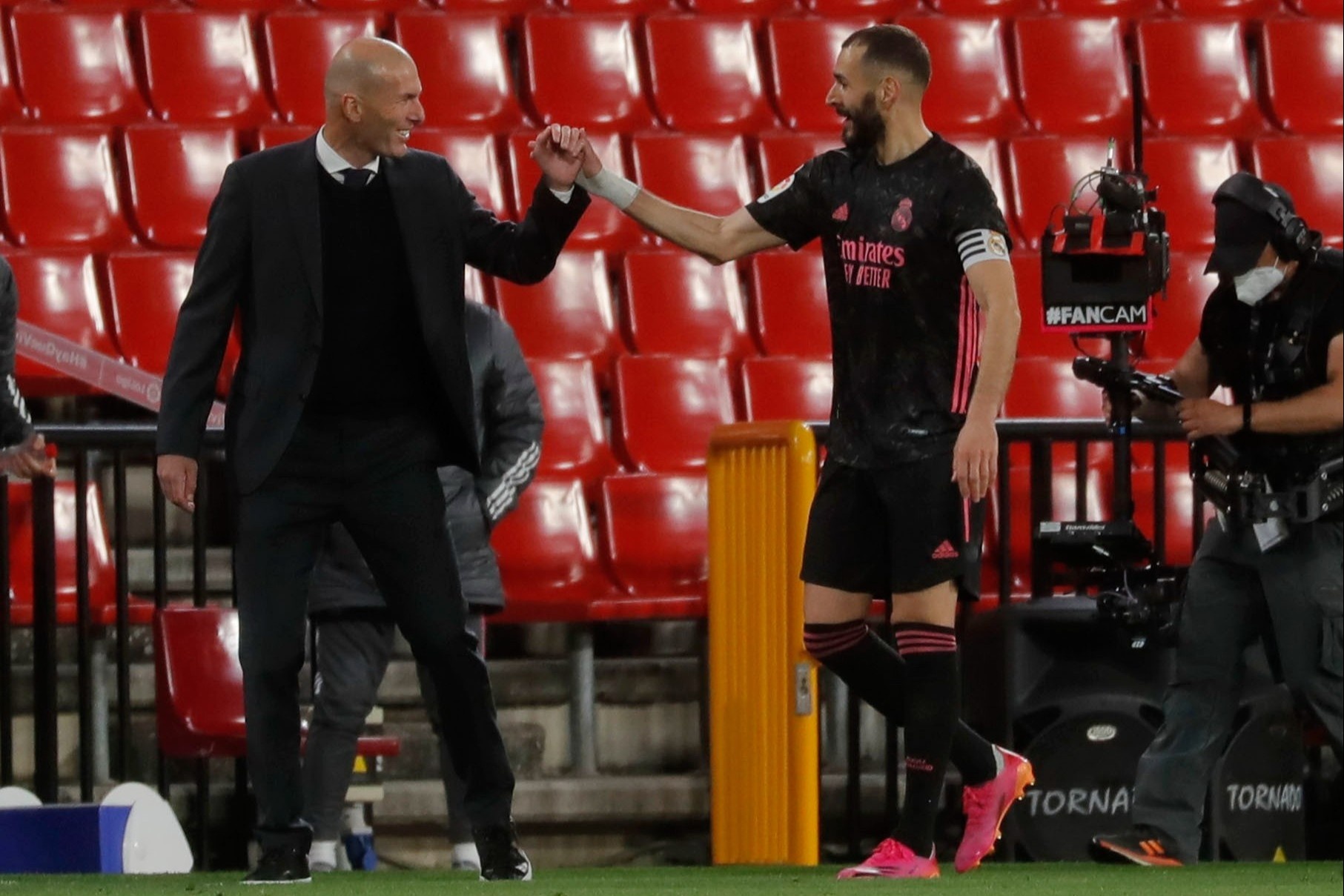 Real dua vo dich anh 2