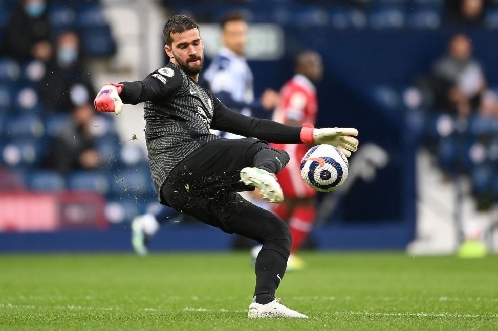 Alisson ghi ban anh 7